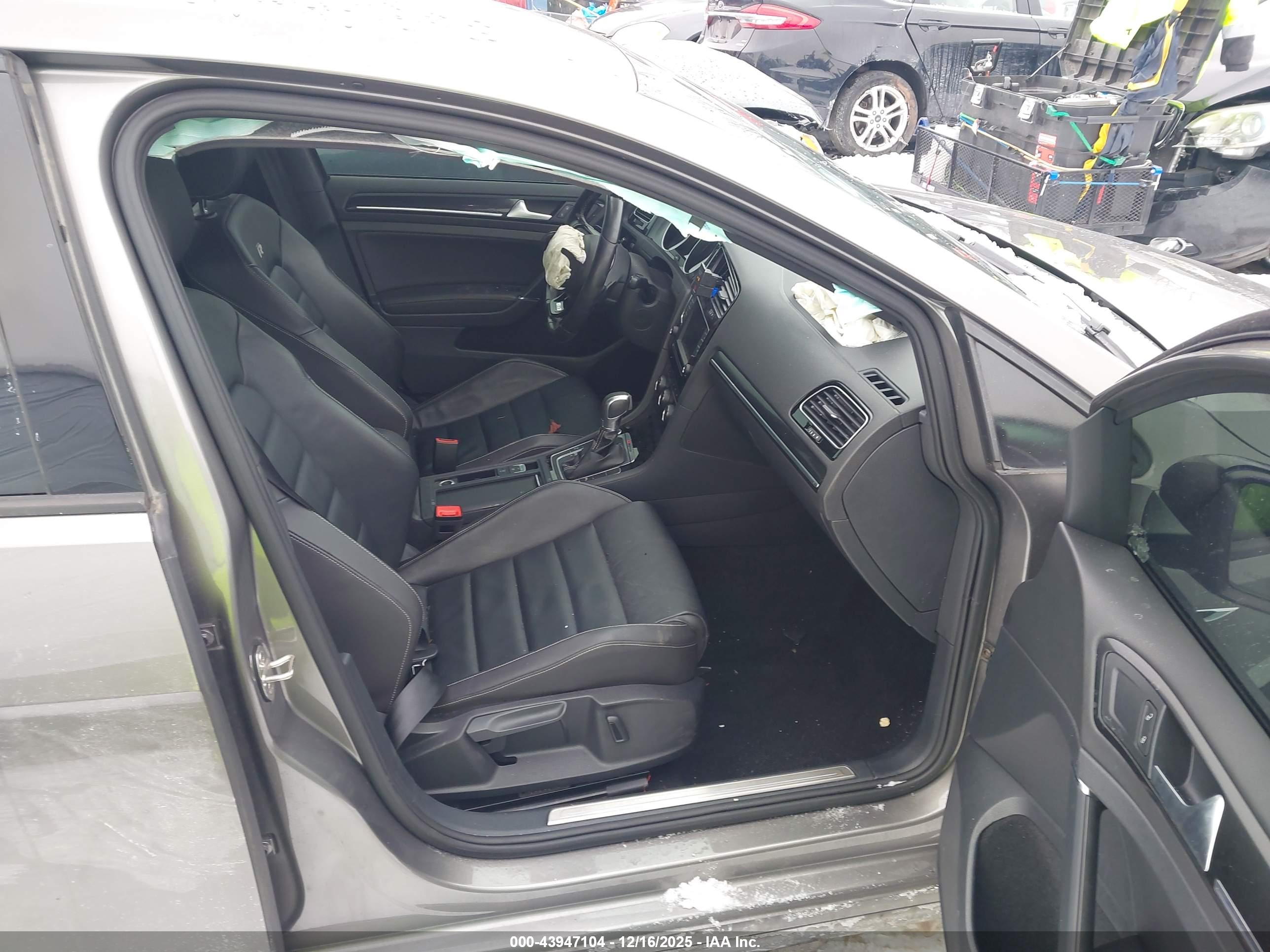 VOLKSWAGEN GOLF image 5