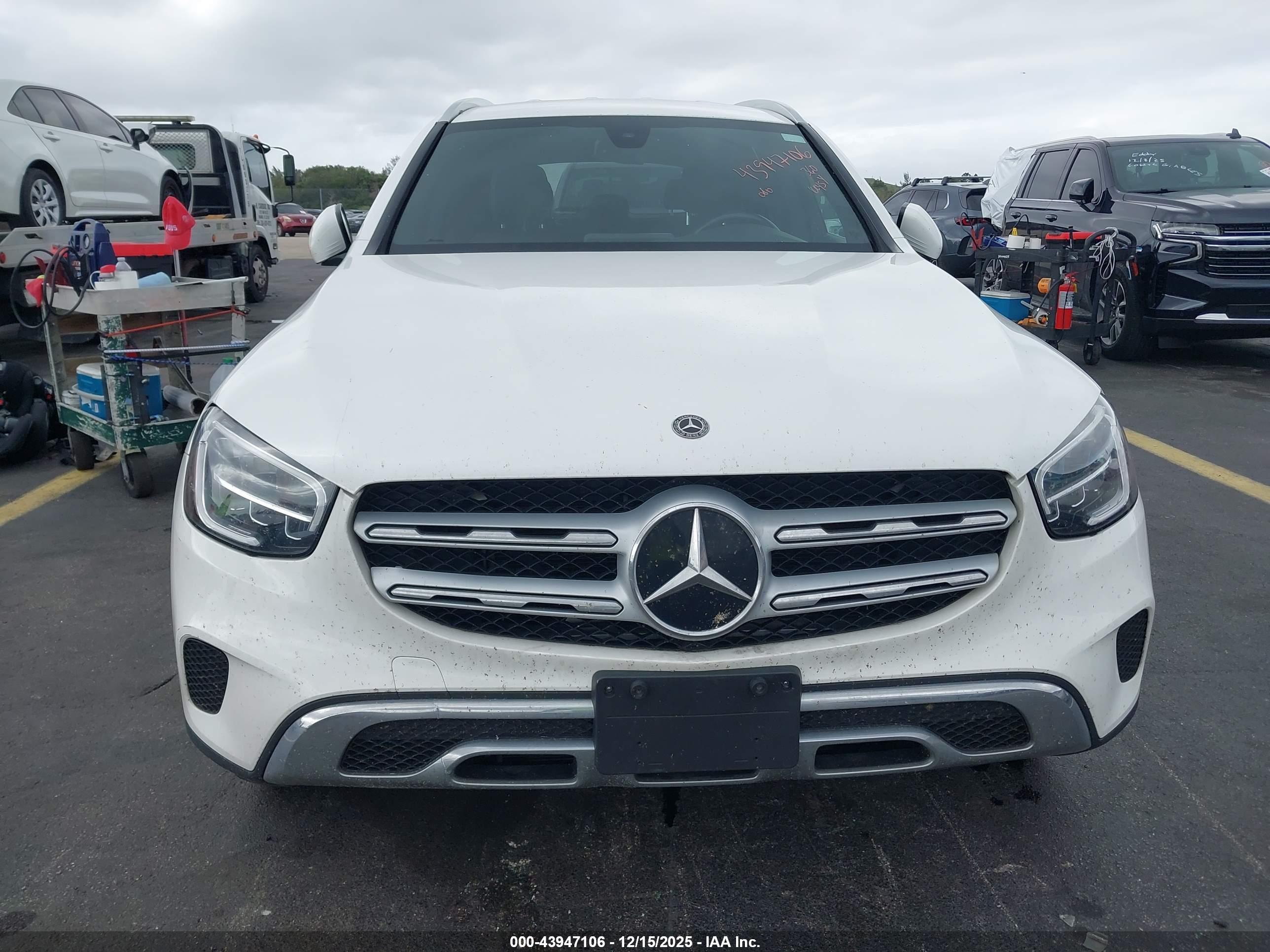 MERCEDES-BENZ GLC image 6
