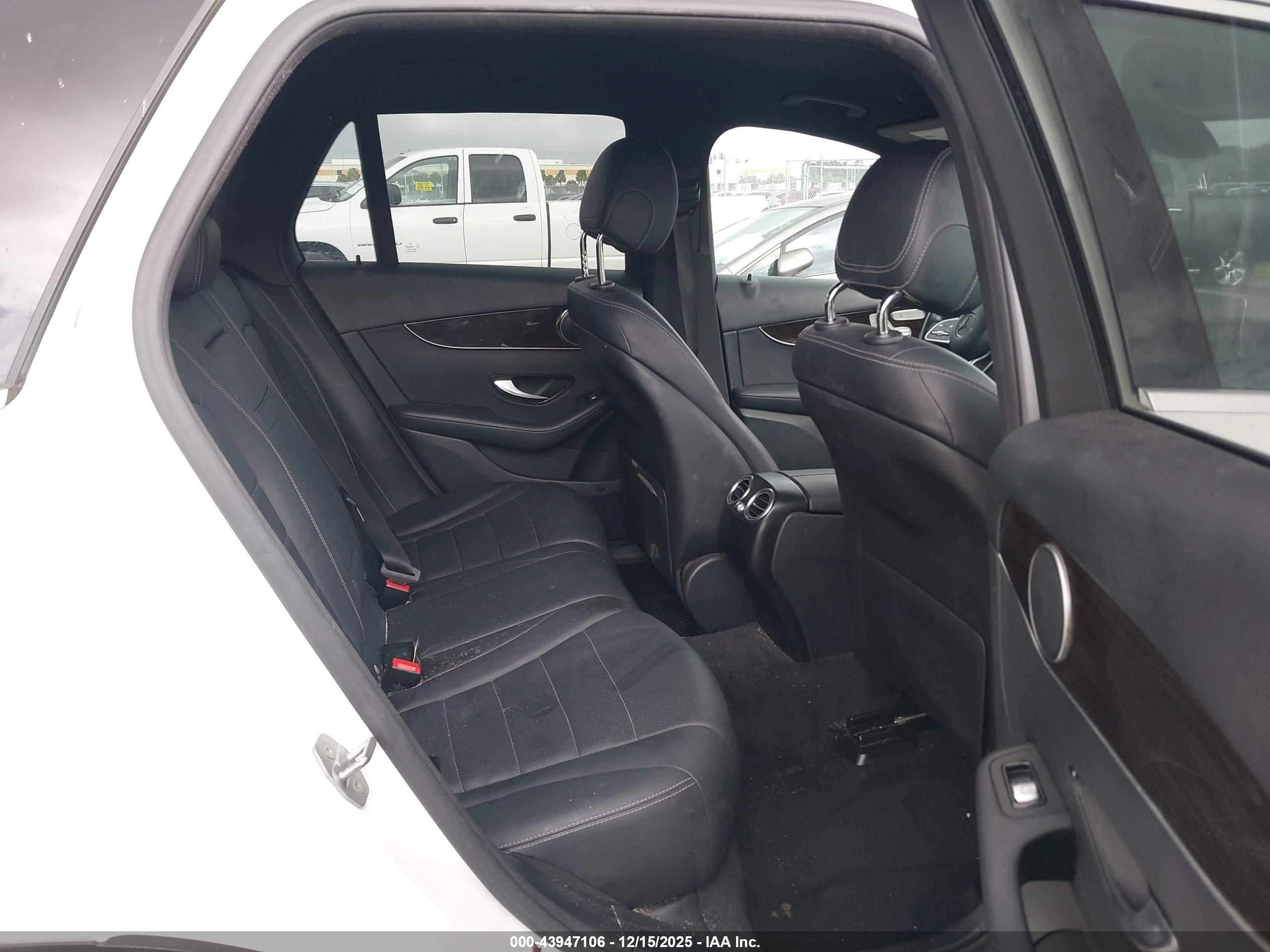MERCEDES-BENZ GLC image 8