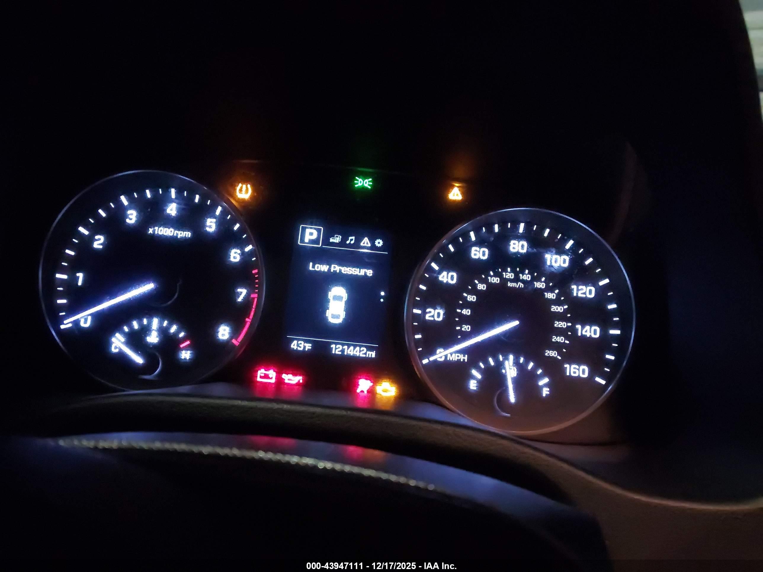 HYUNDAI ELANTRA image 7
