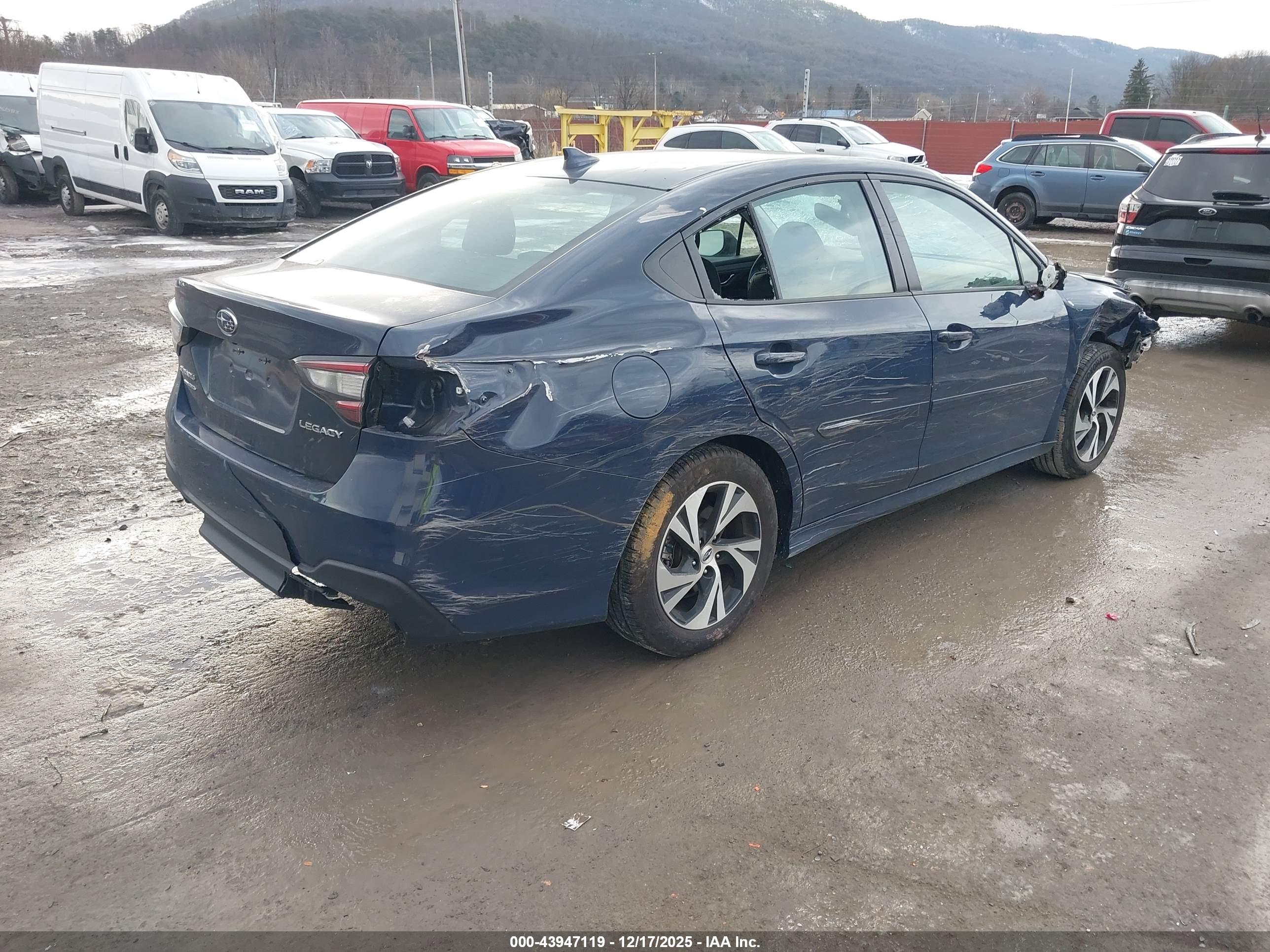 SUBARU LEGACY image 4