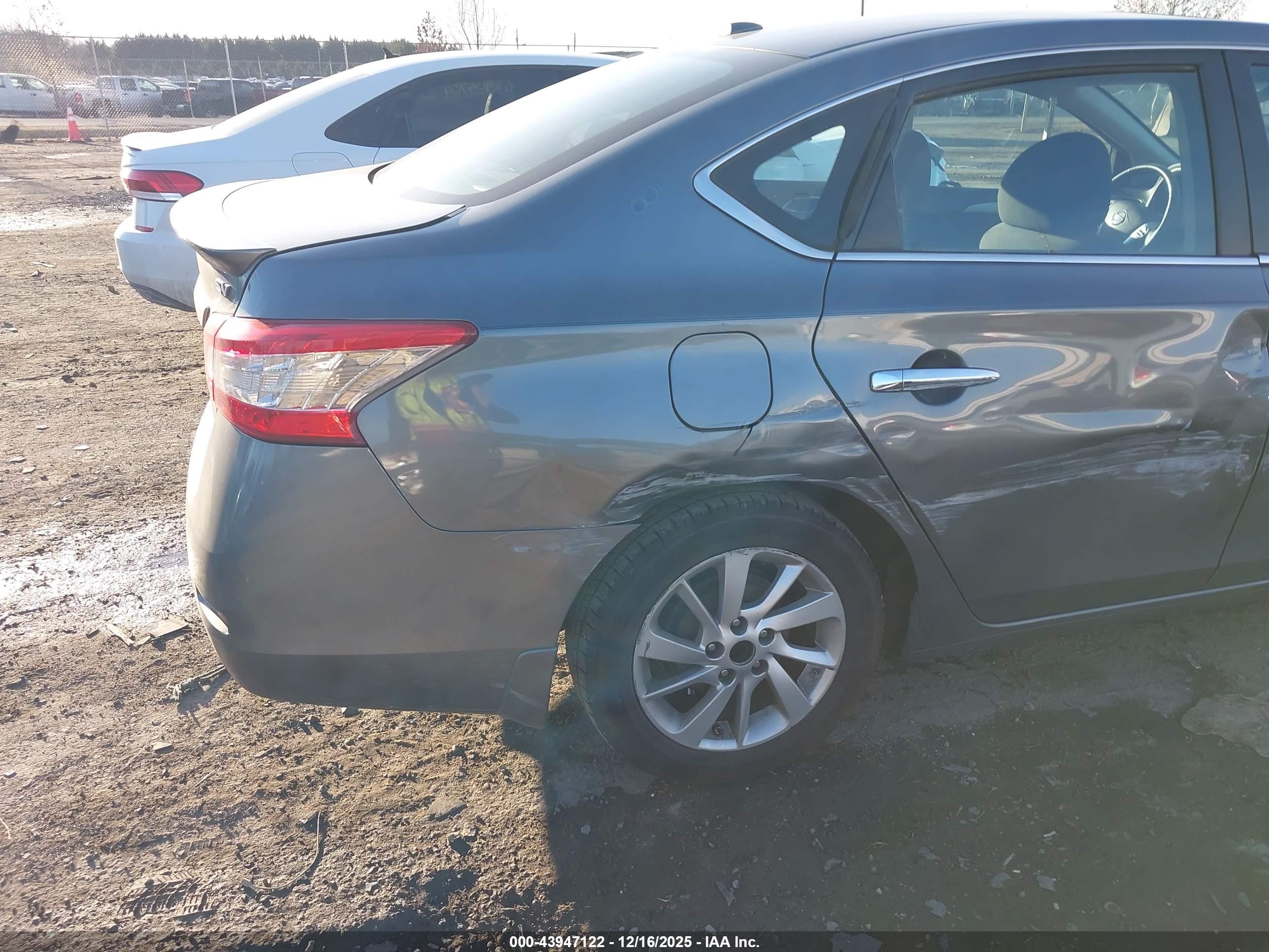 NISSAN SENTRA image 6