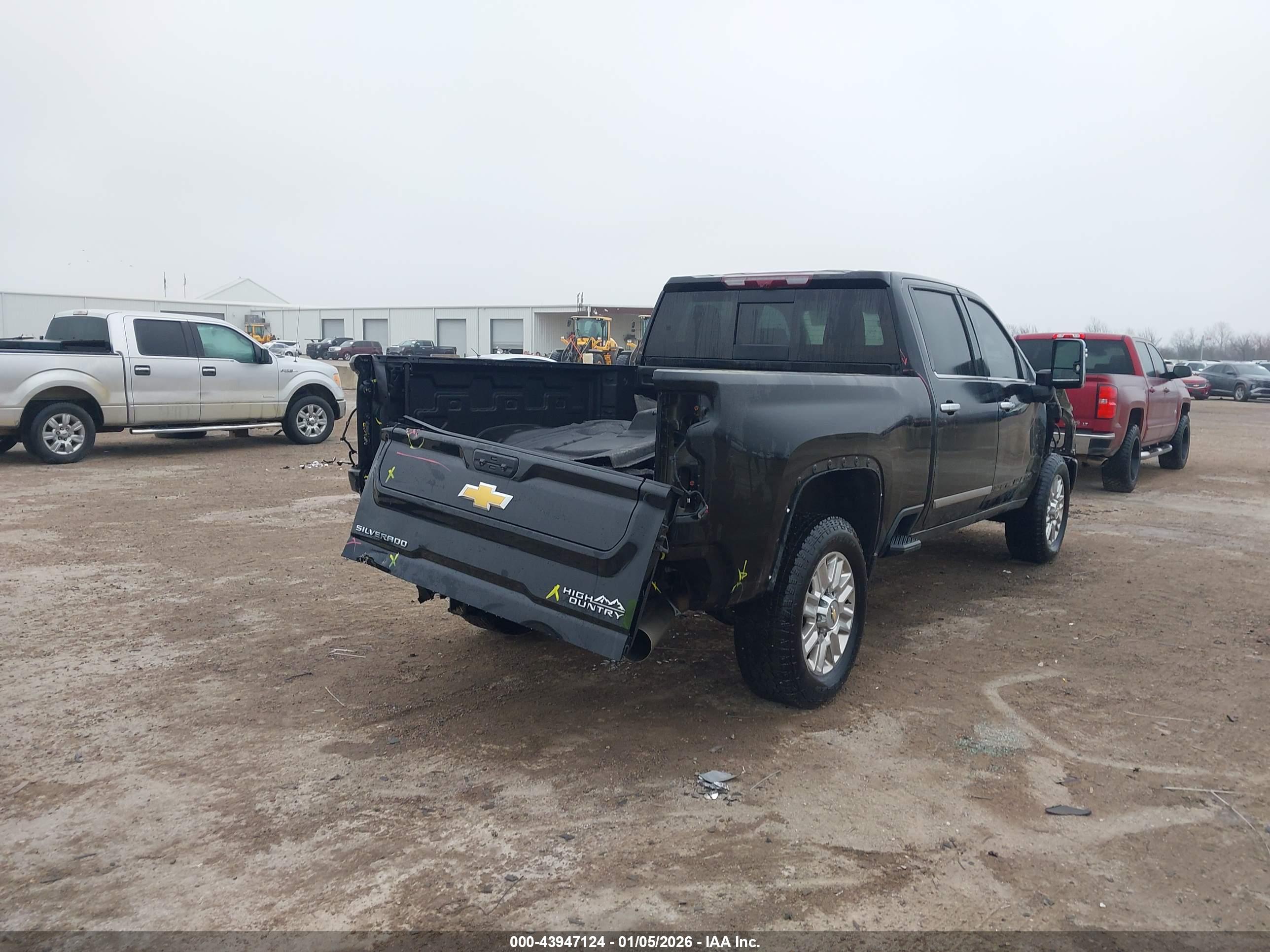 CHEVROLET SILVERADO image 4