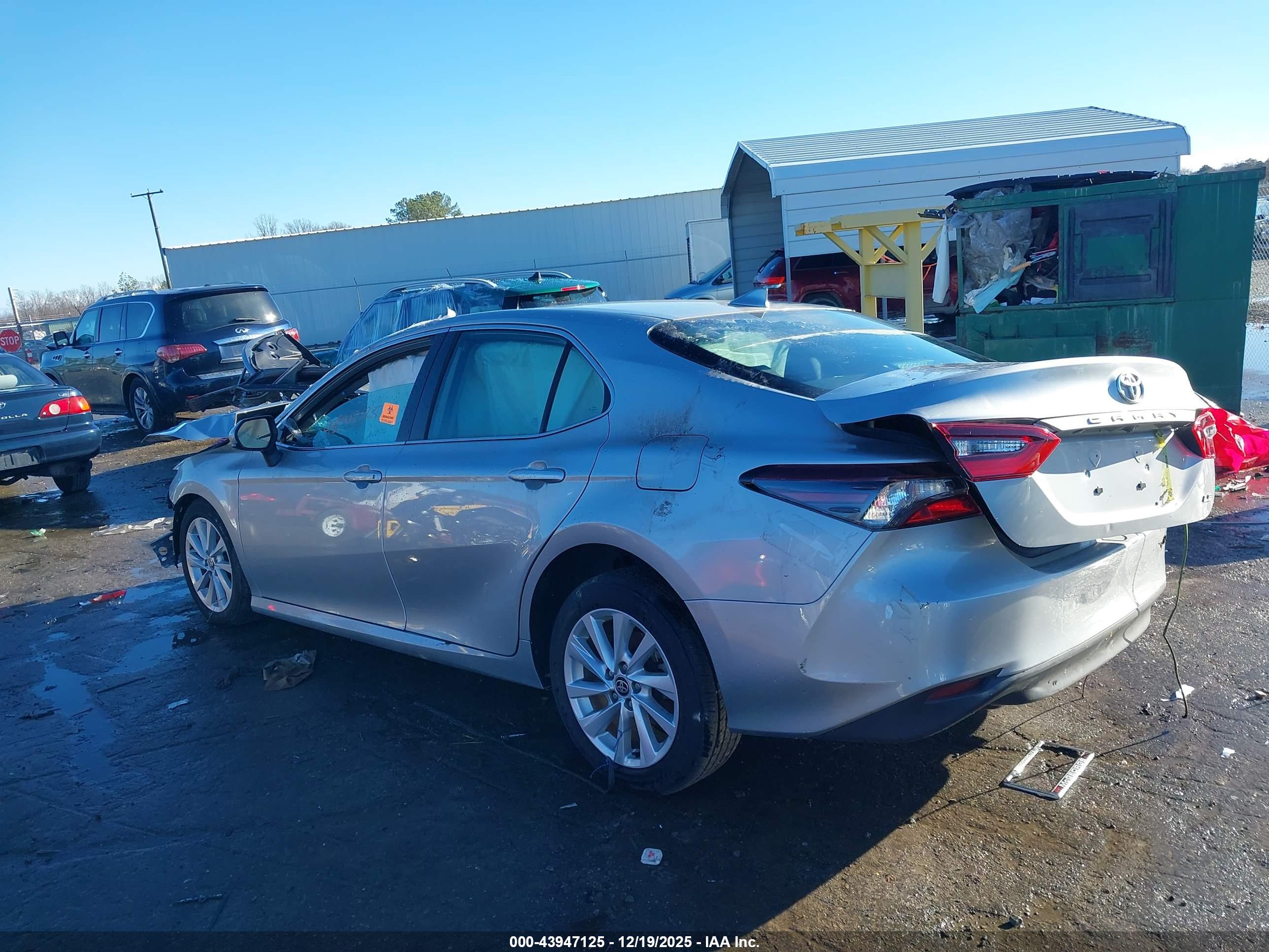 TOYOTA CAMRY image 3