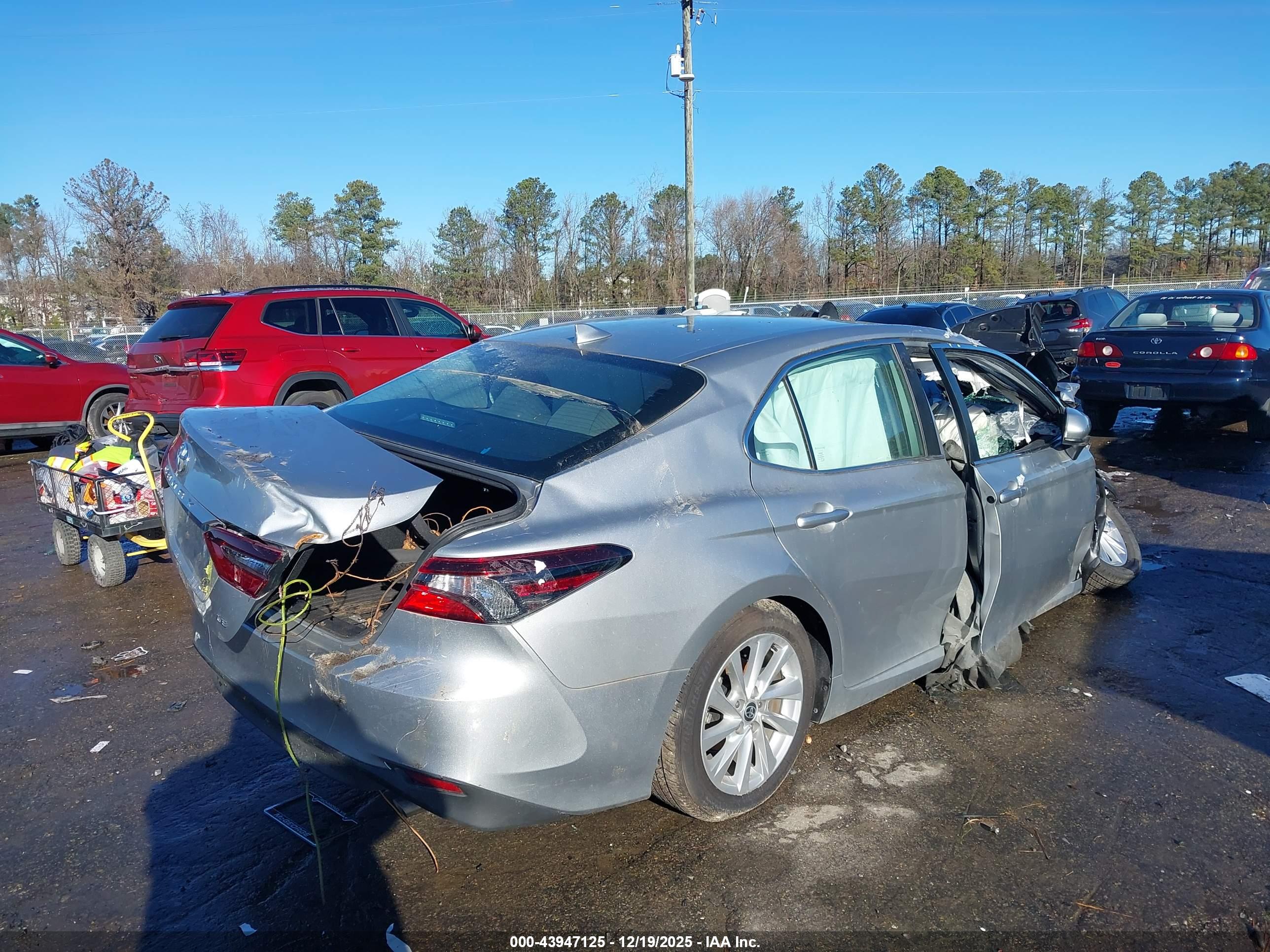 TOYOTA CAMRY image 4