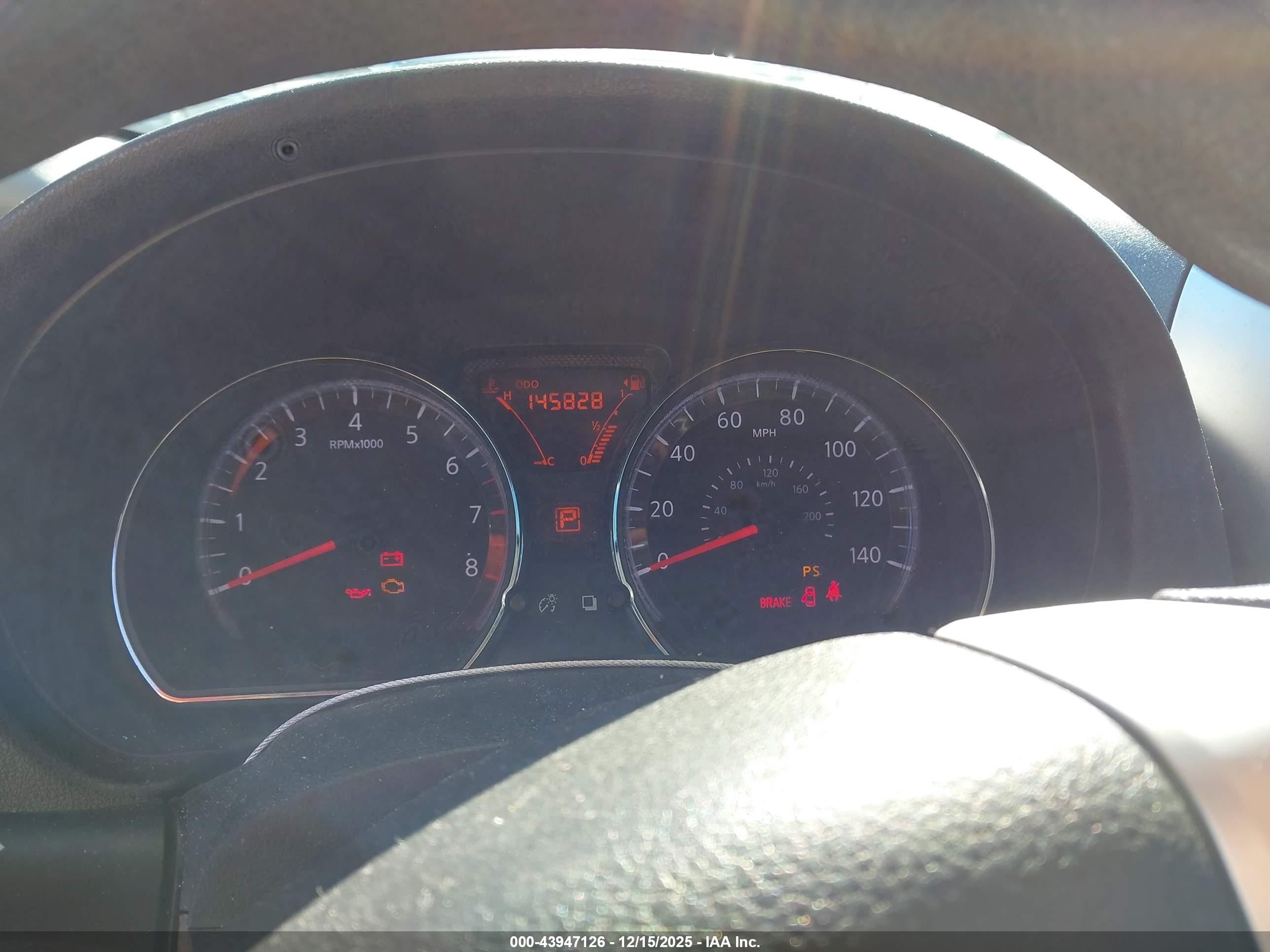NISSAN VERSA image 7