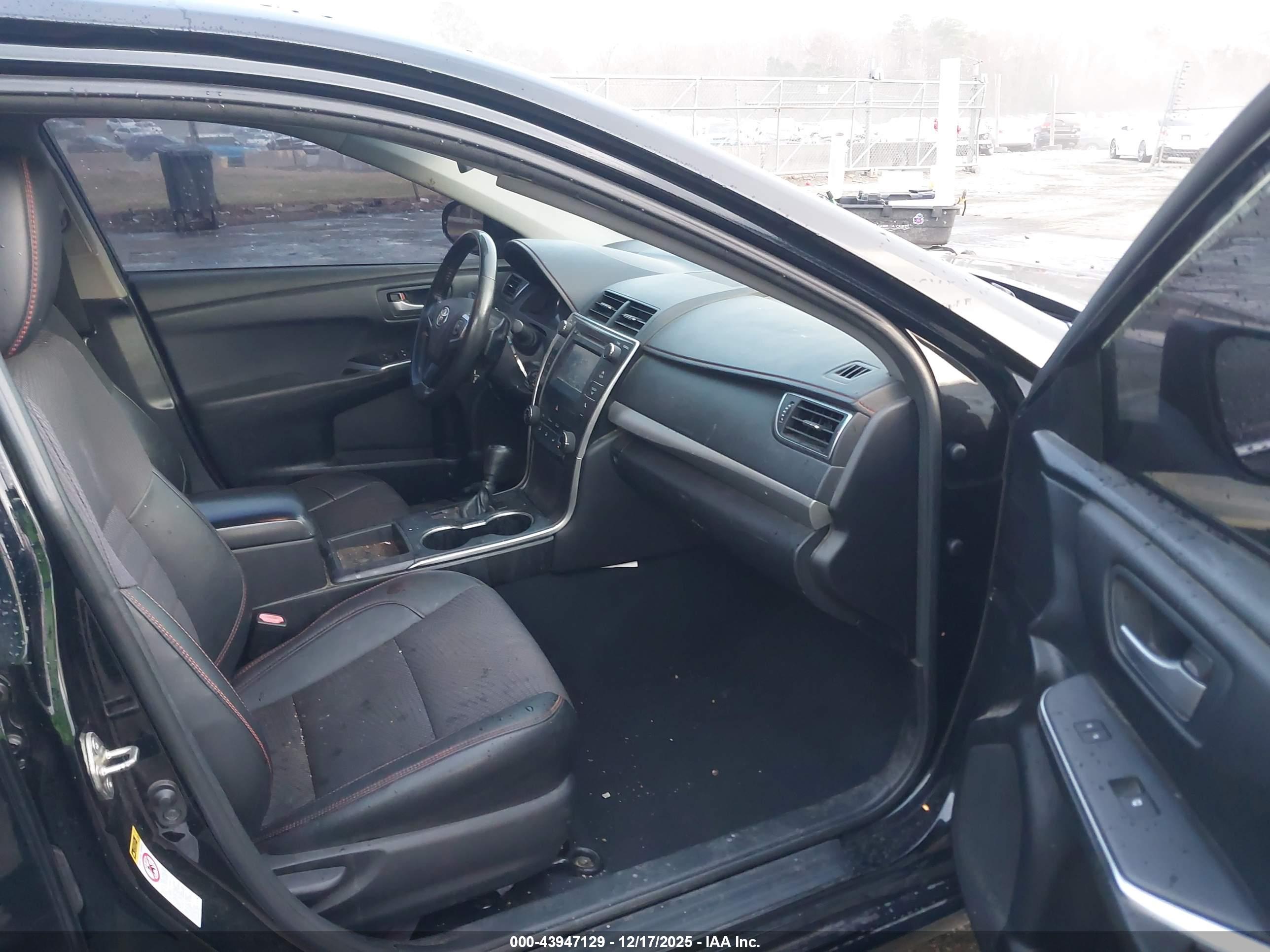 TOYOTA CAMRY image 5