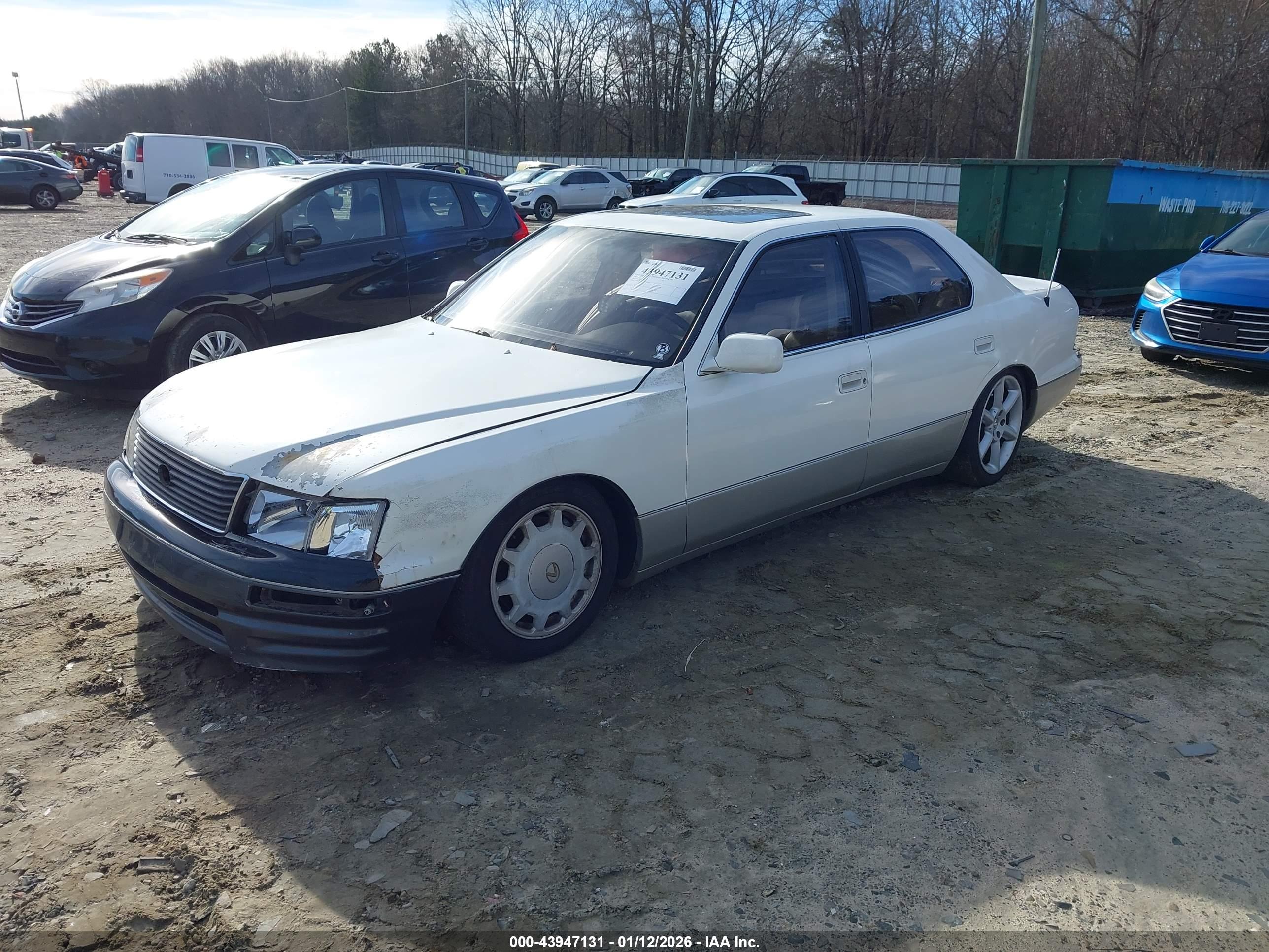 LEXUS LS image 2
