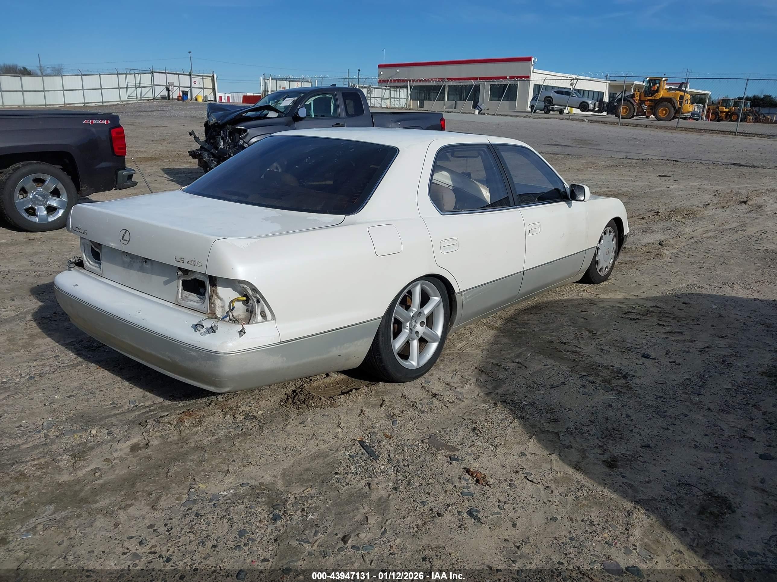 LEXUS LS image 4