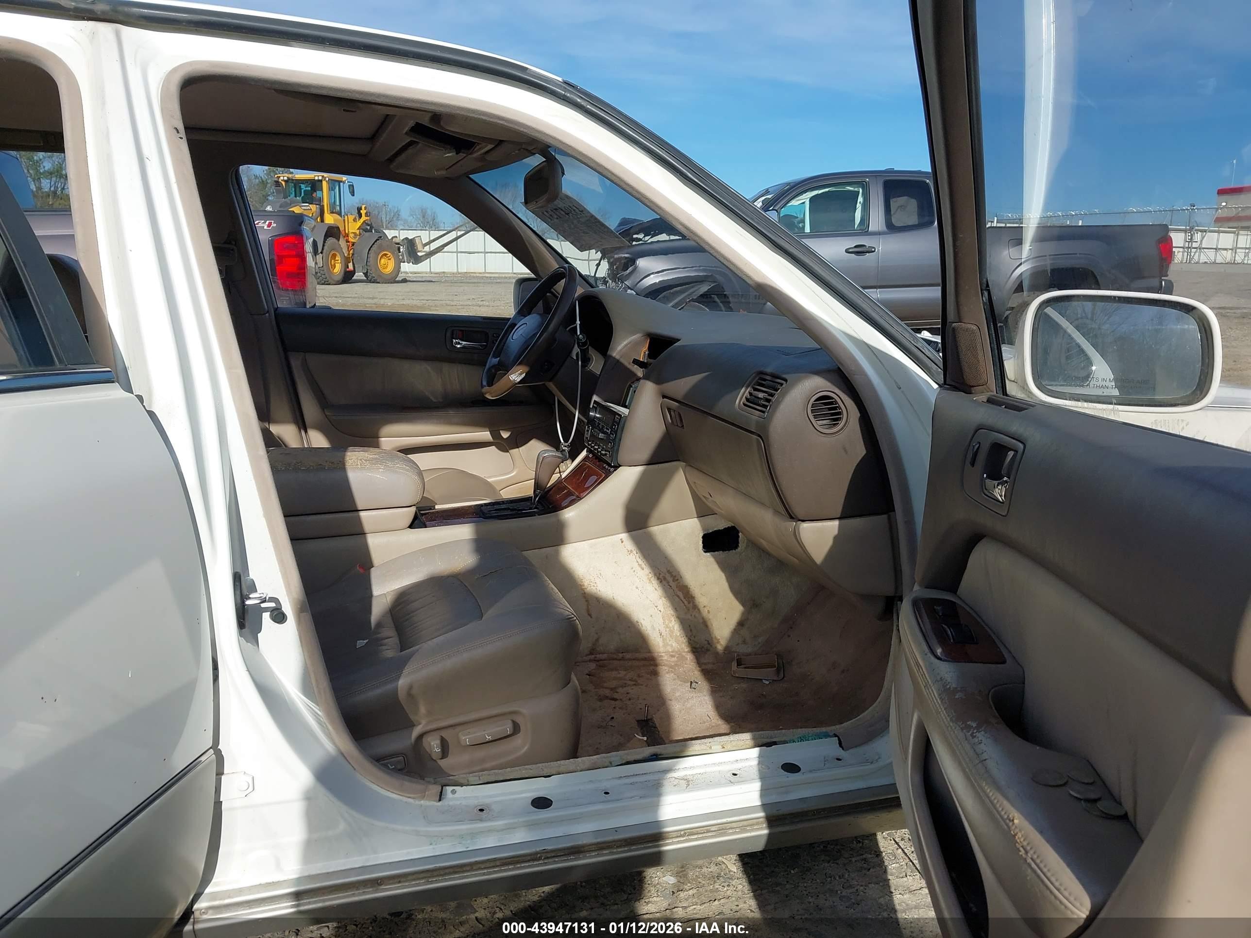 LEXUS LS image 5