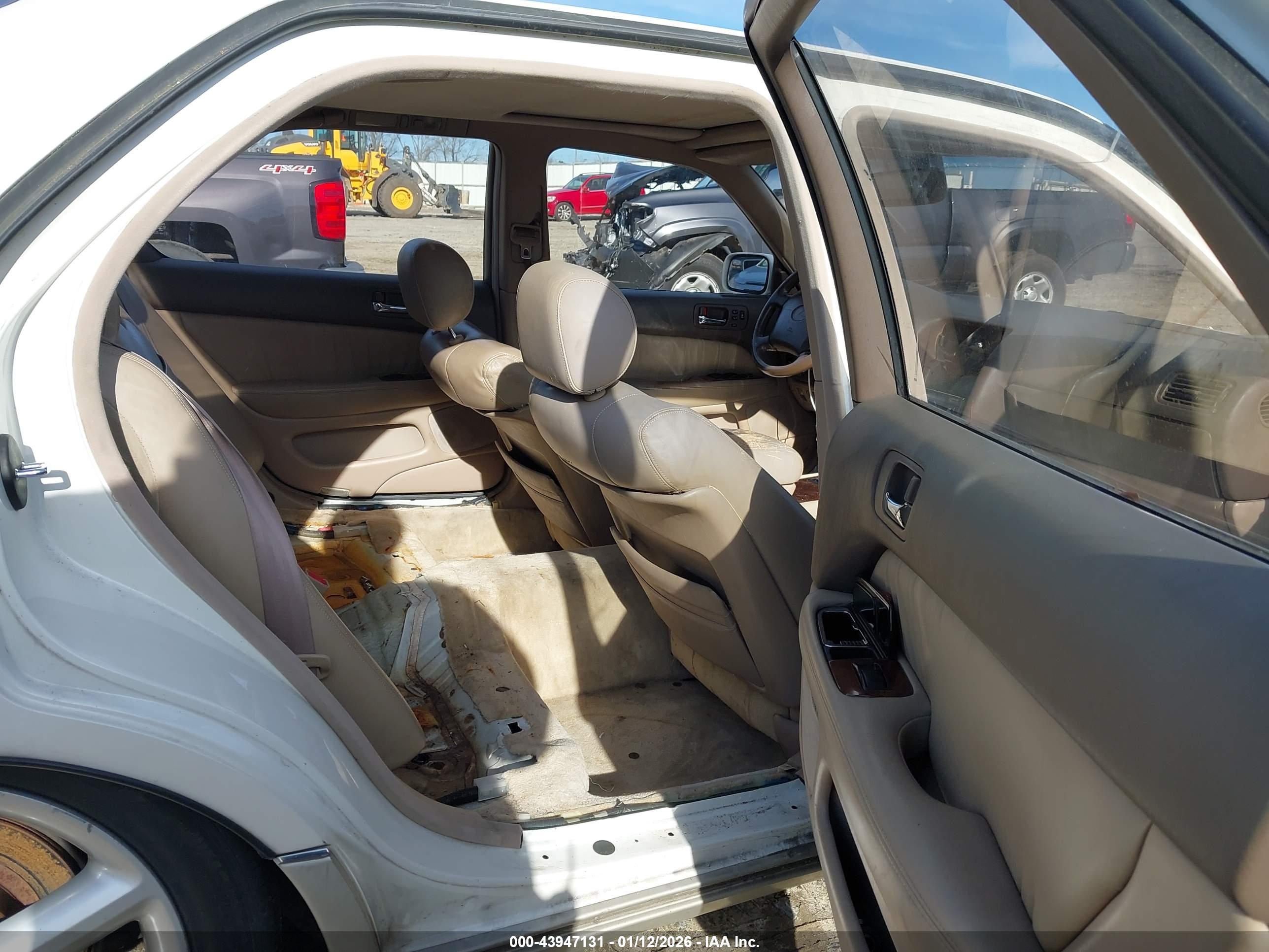 LEXUS LS image 8