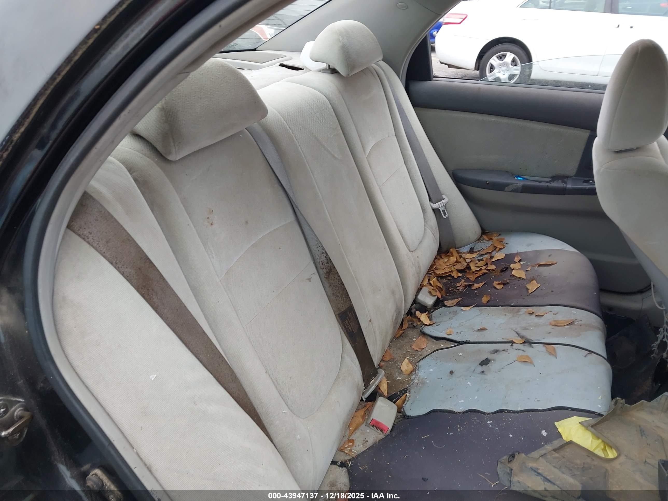 KIA SPECTRA image 8