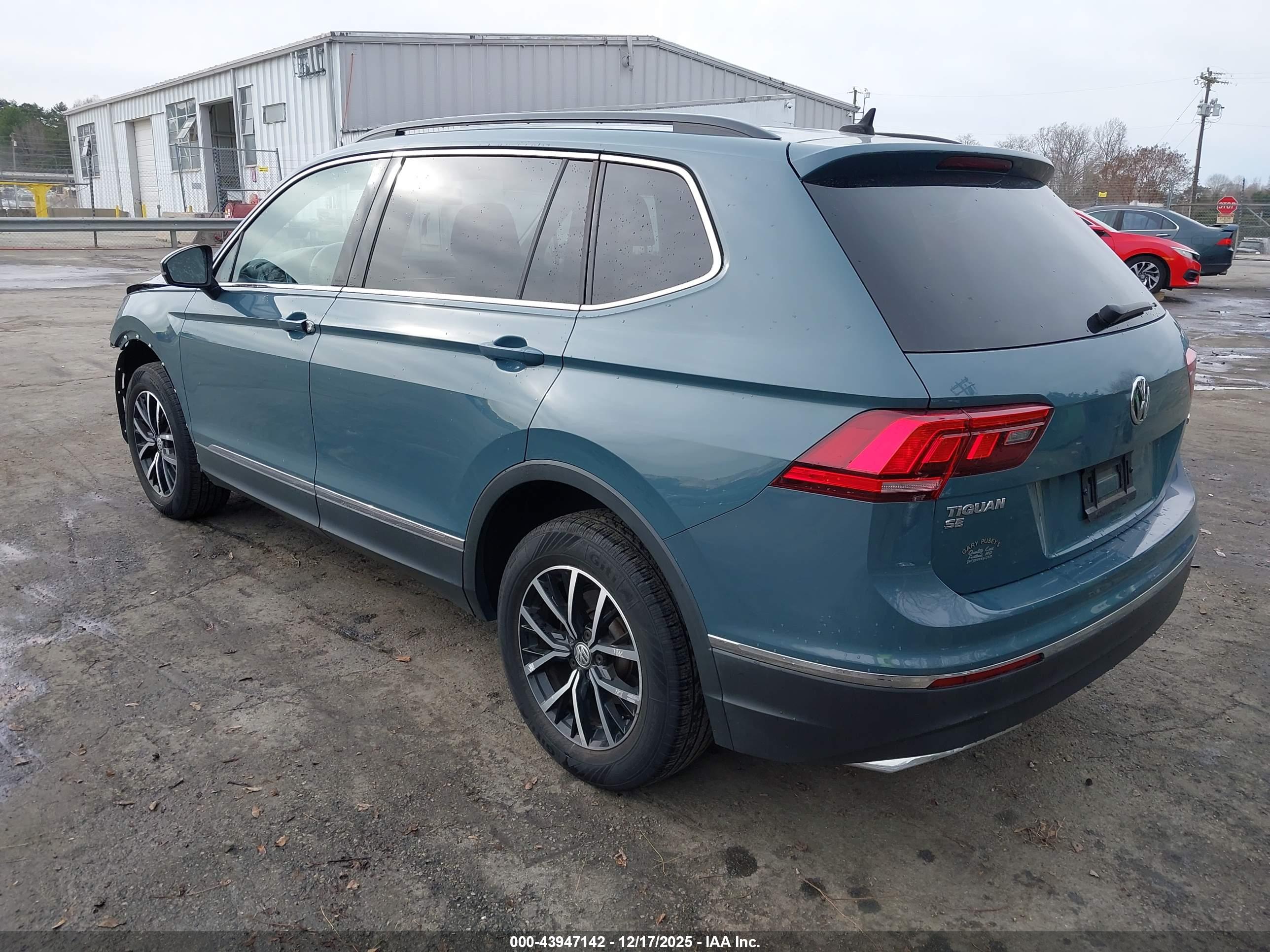 VOLKSWAGEN TIGUAN image 3