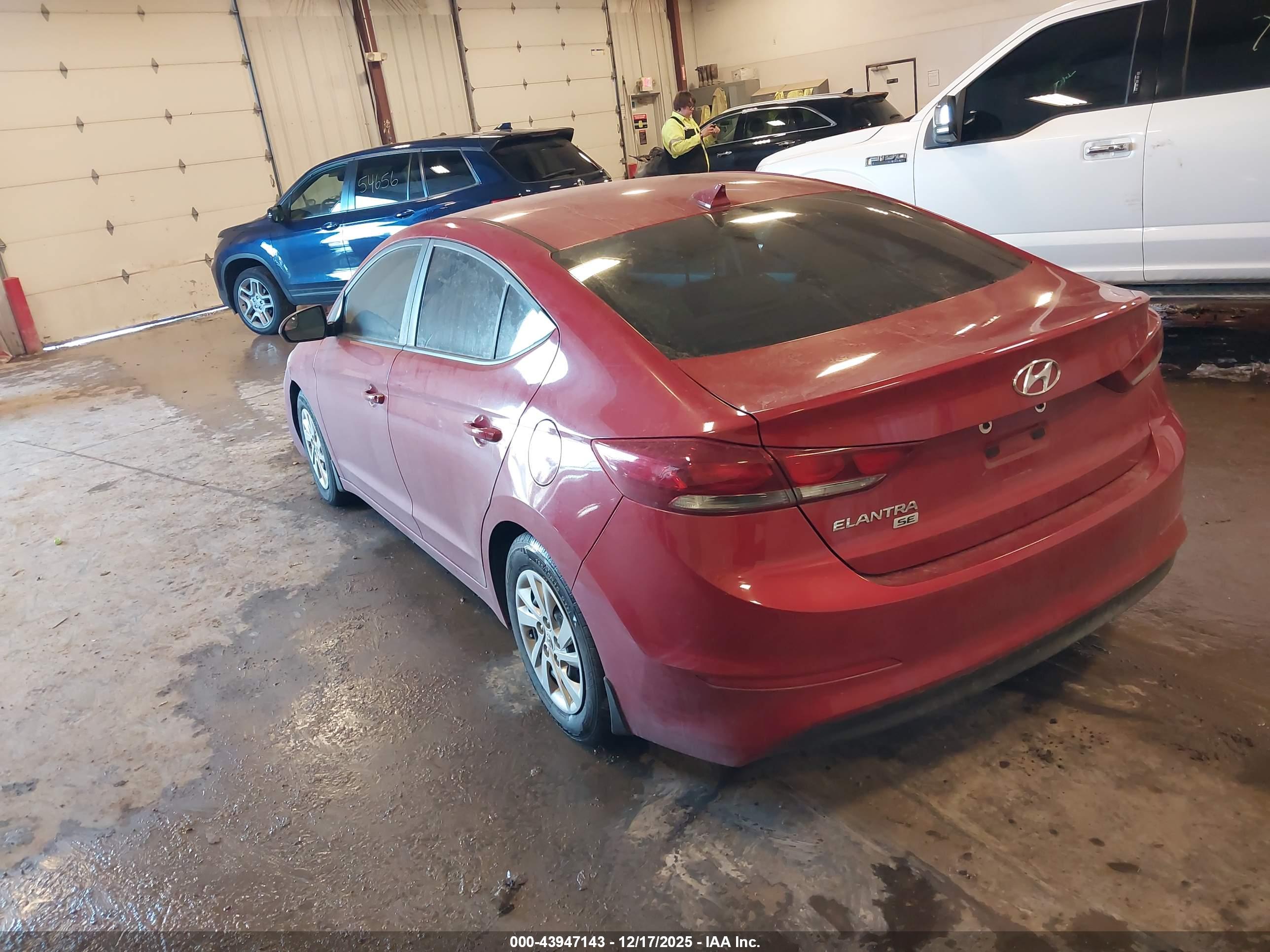 HYUNDAI ELANTRA image 3