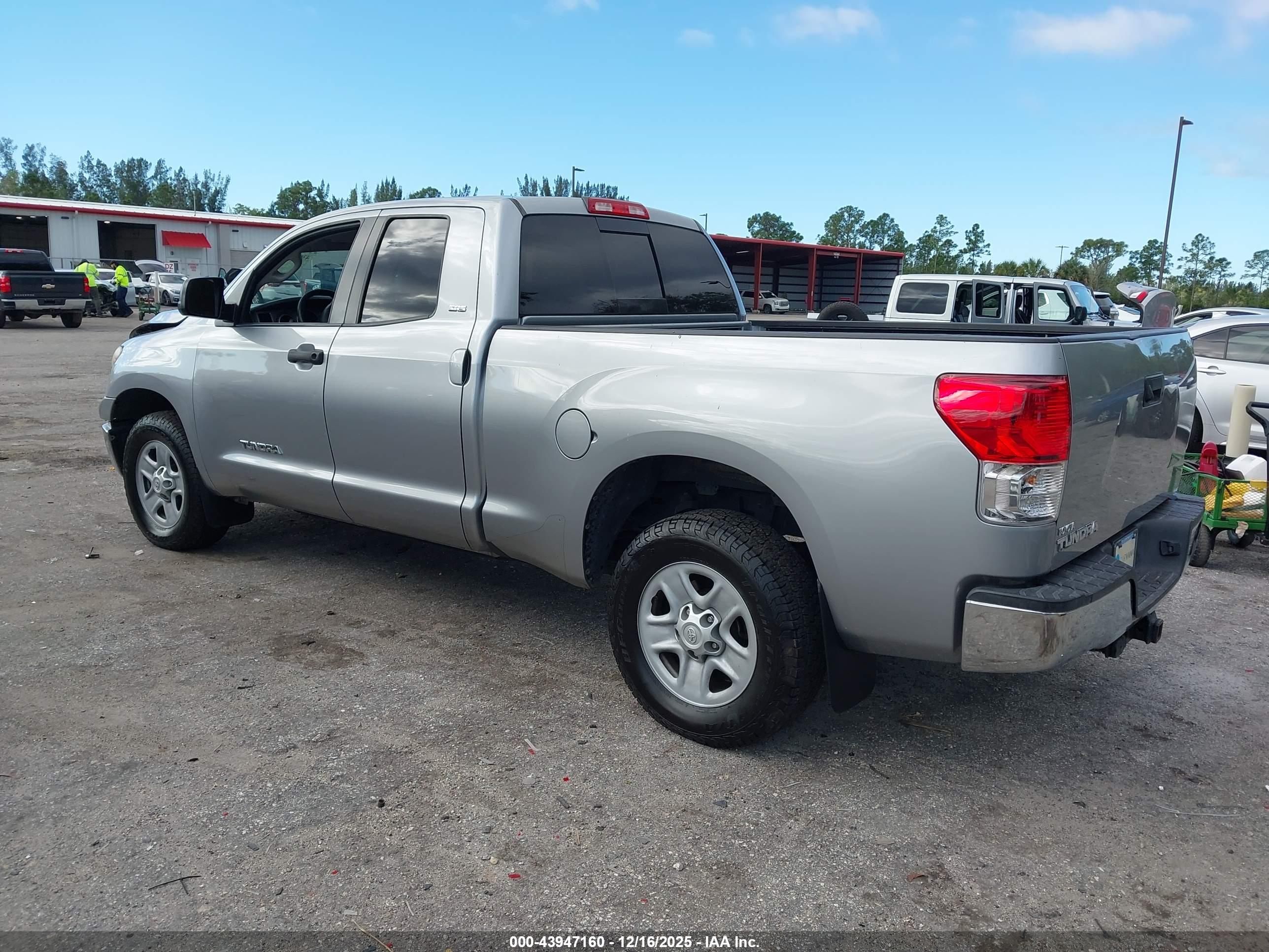 TOYOTA TUNDRA image 3