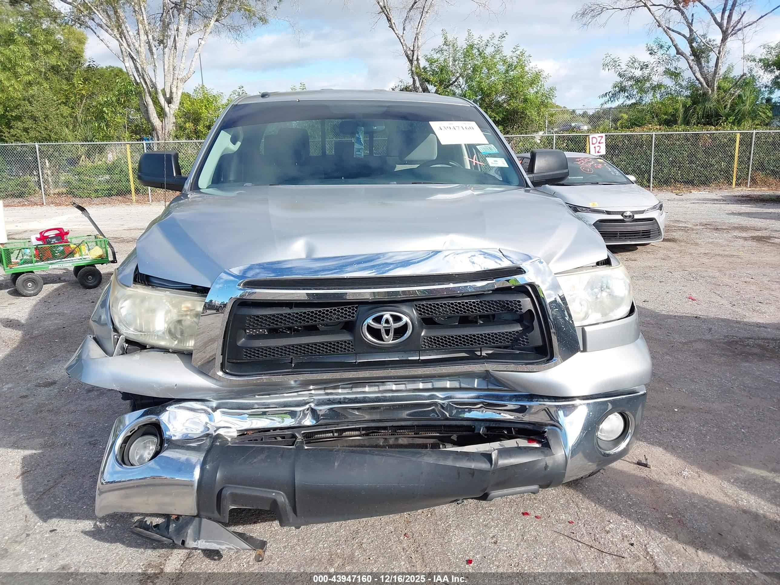 TOYOTA TUNDRA image 6
