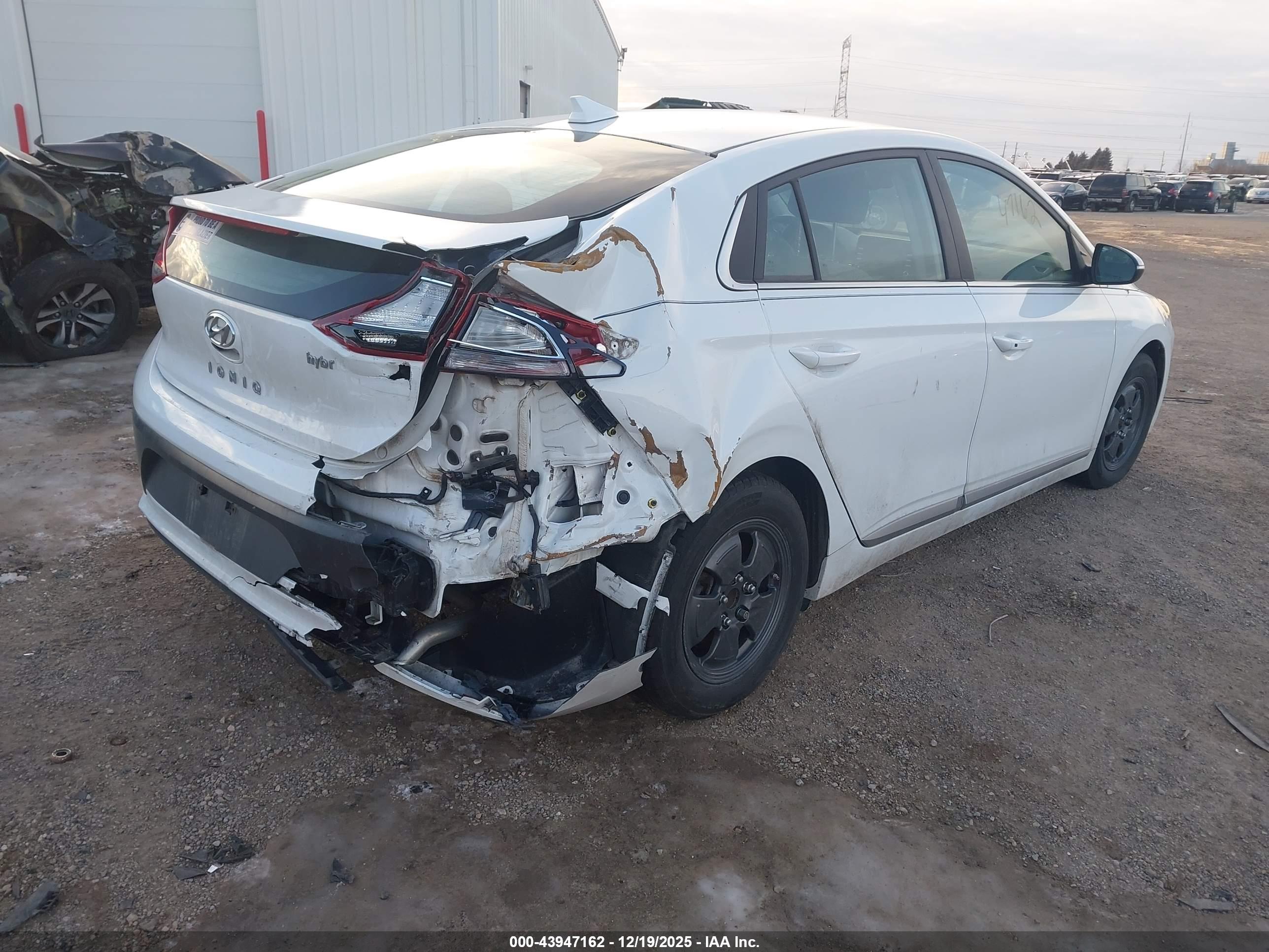 HYUNDAI IONIQ image 4