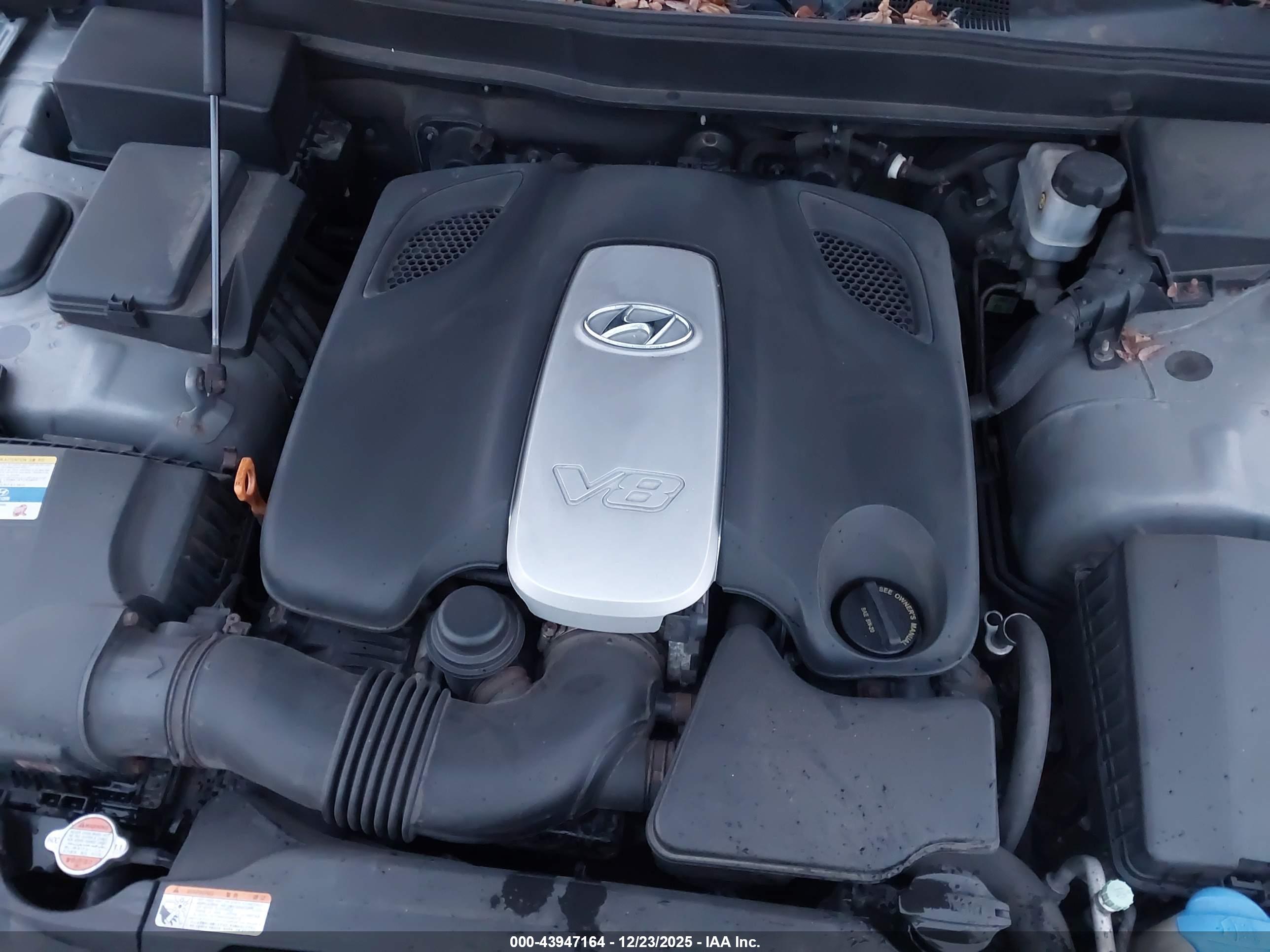 HYUNDAI GENESIS image 10