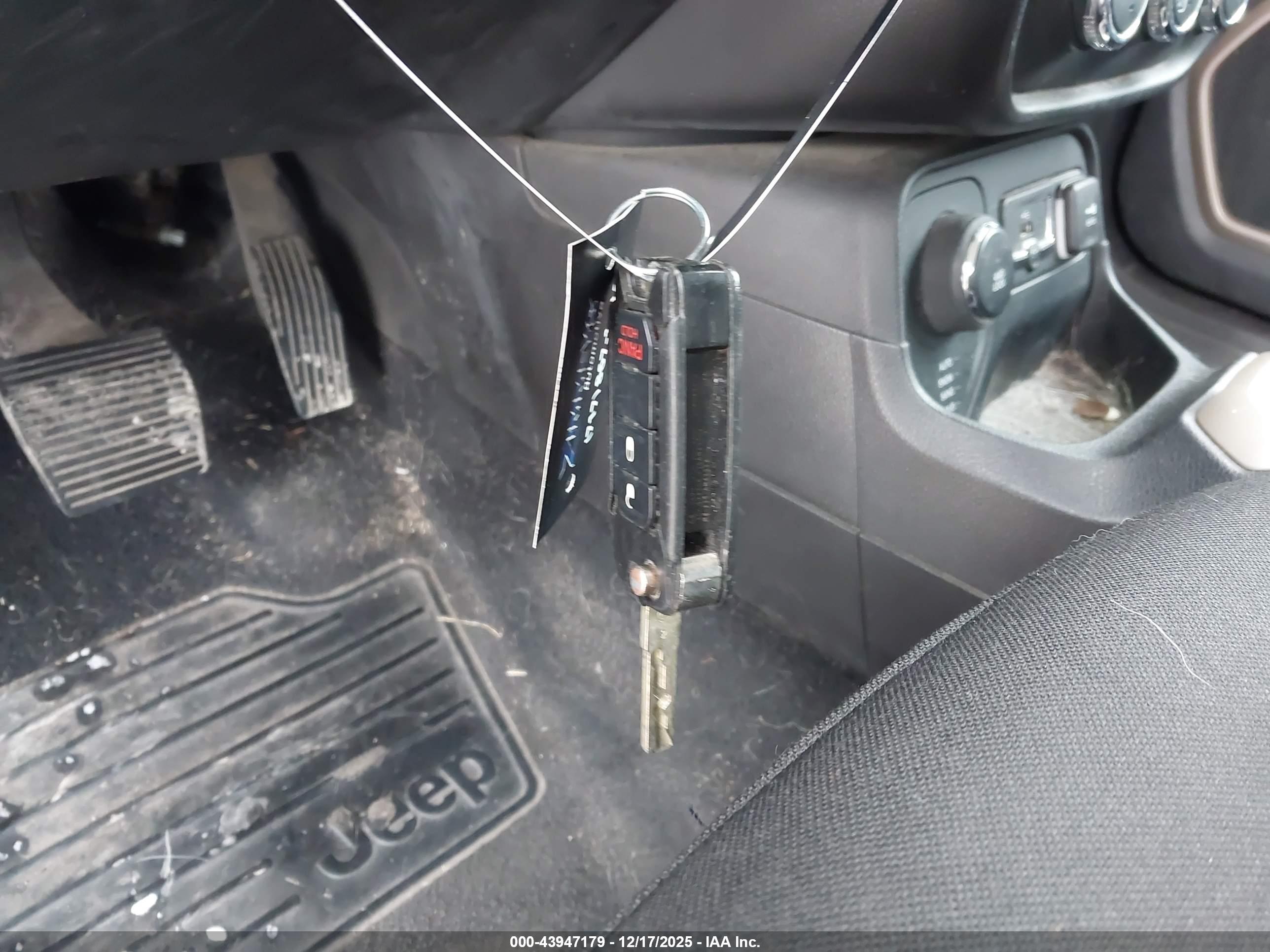 JEEP RENEGADE image 11