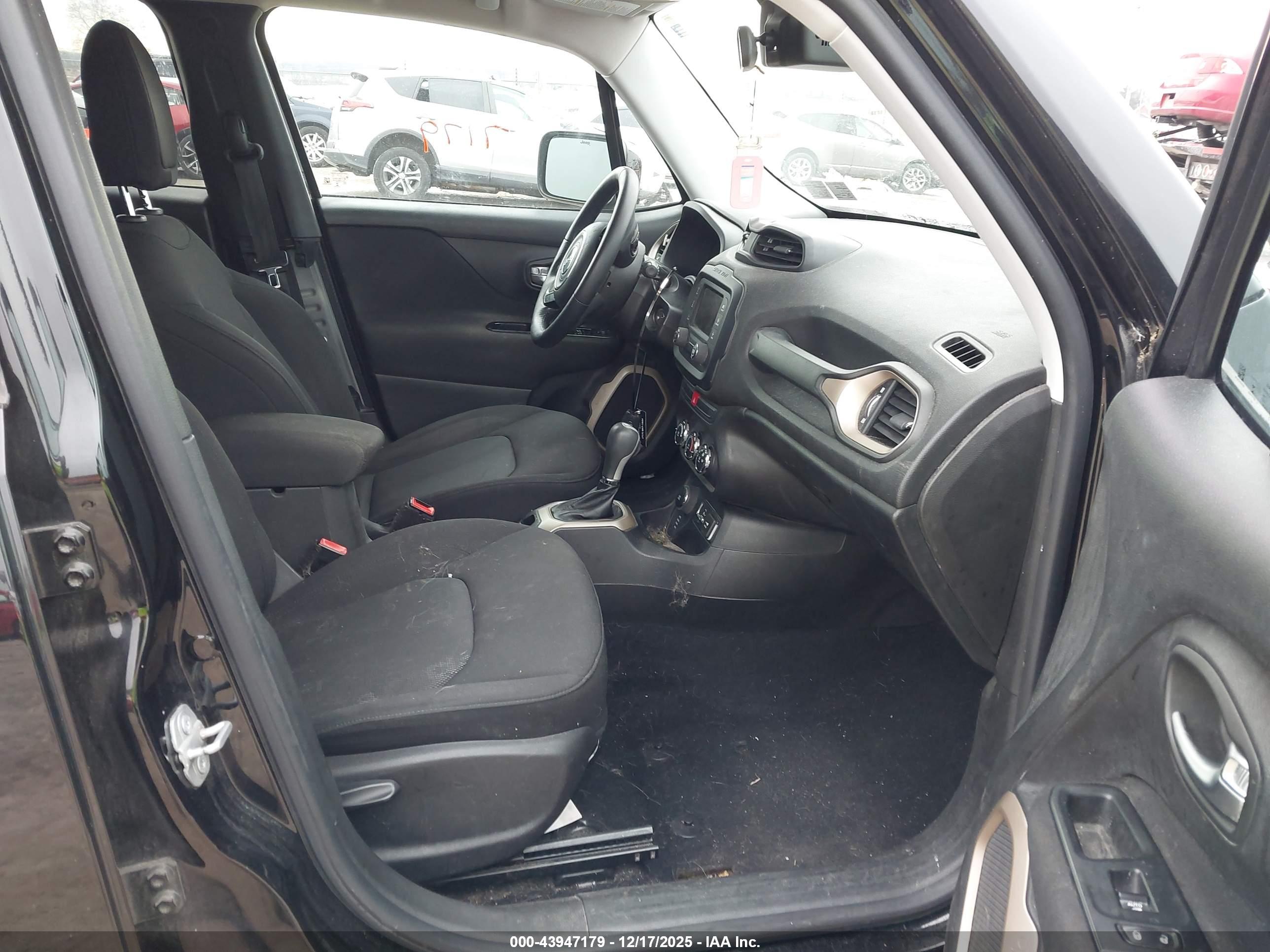 JEEP RENEGADE image 5