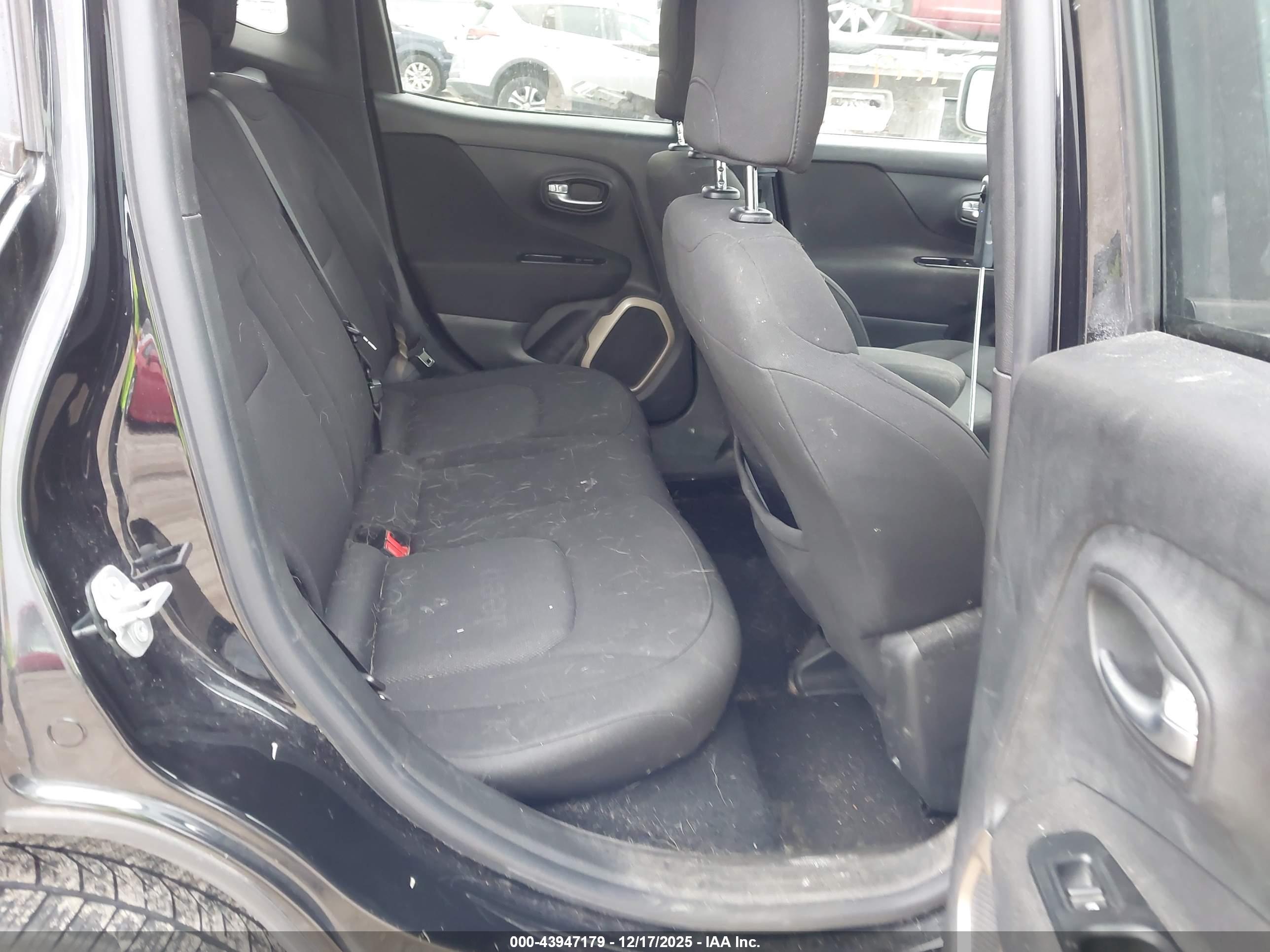 JEEP RENEGADE image 8
