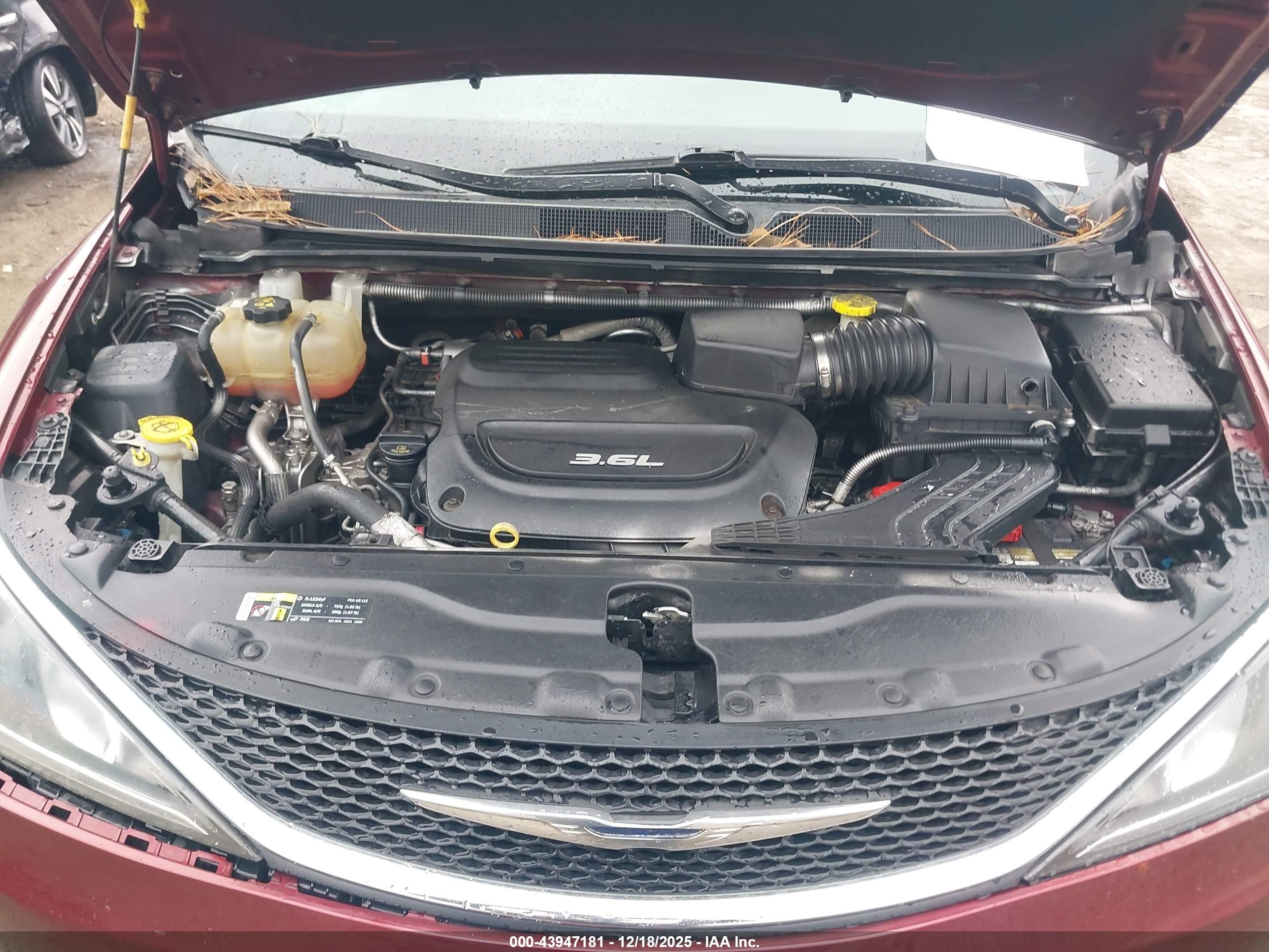 CHRYSLER PACIFICA image 10