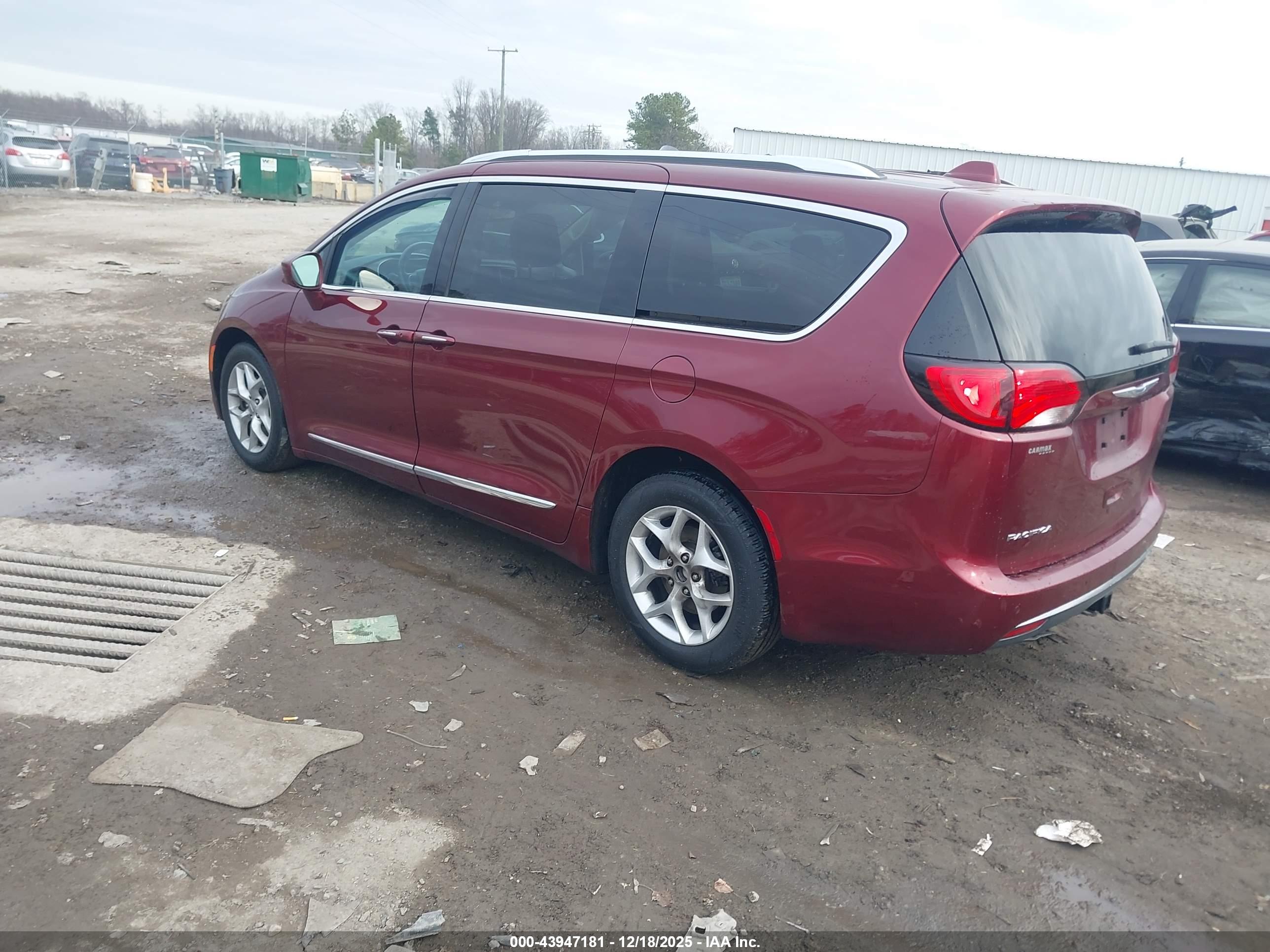 CHRYSLER PACIFICA image 3