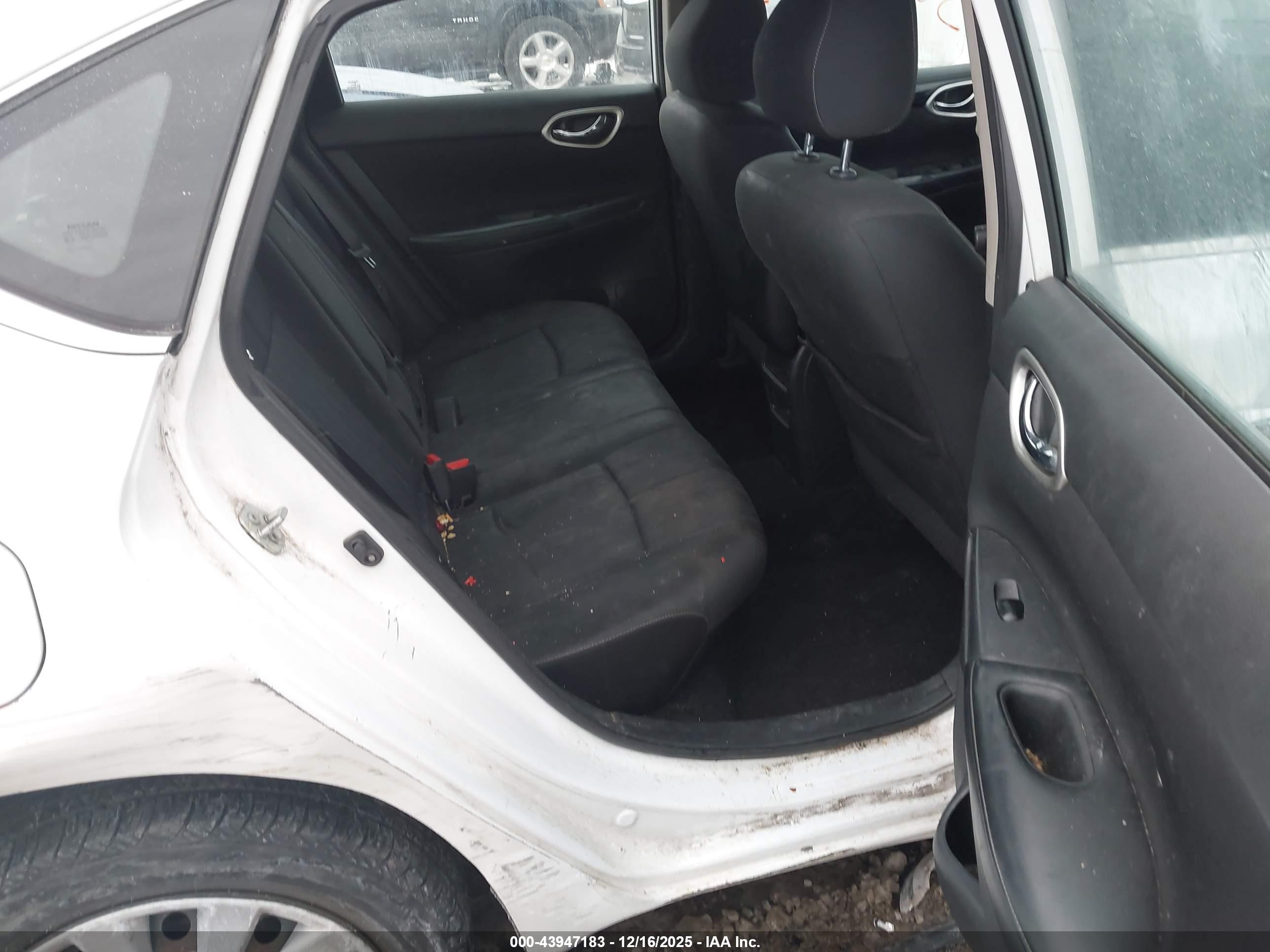 NISSAN SENTRA image 8
