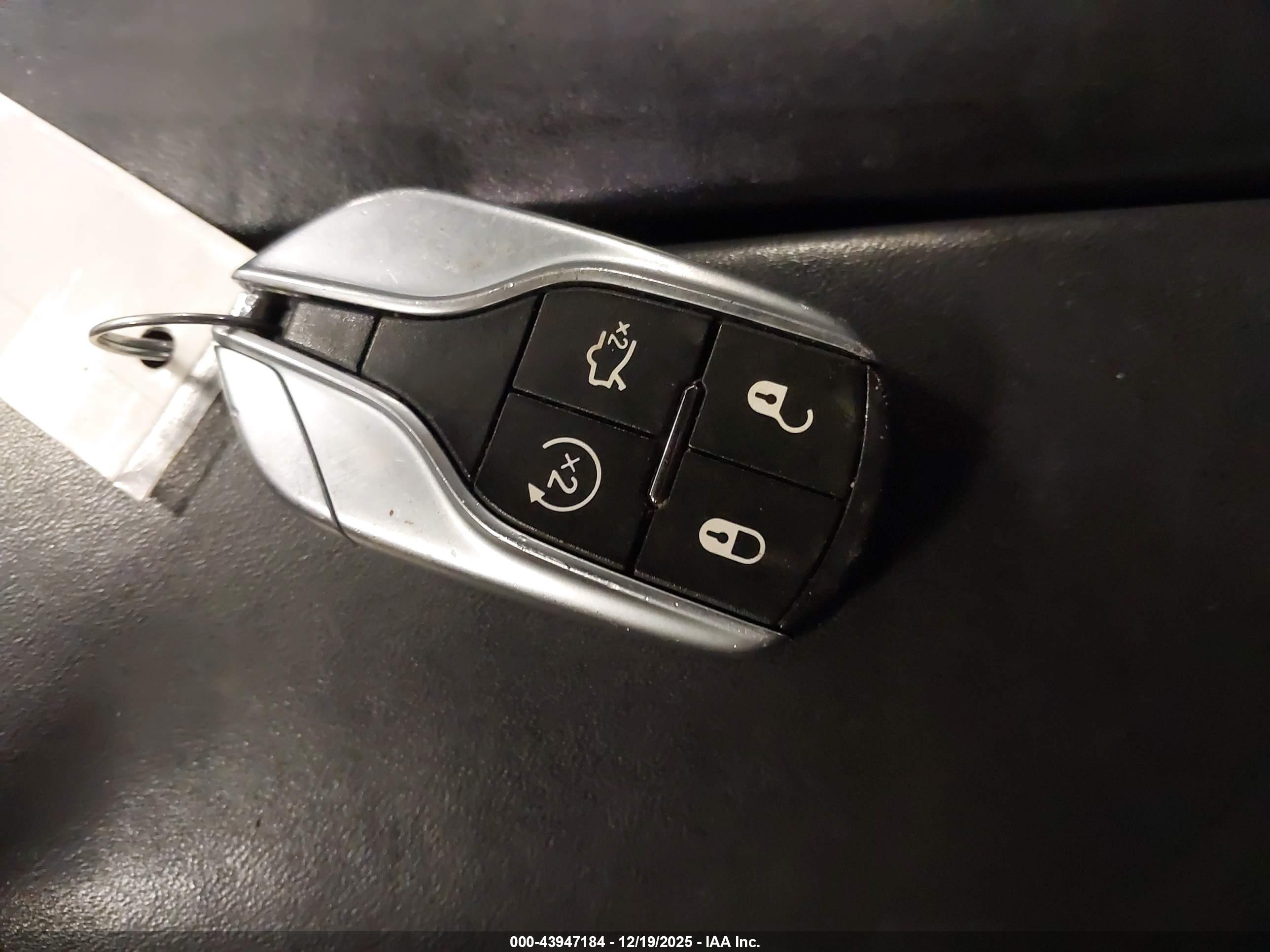 MASERATI LEVANTE image 11