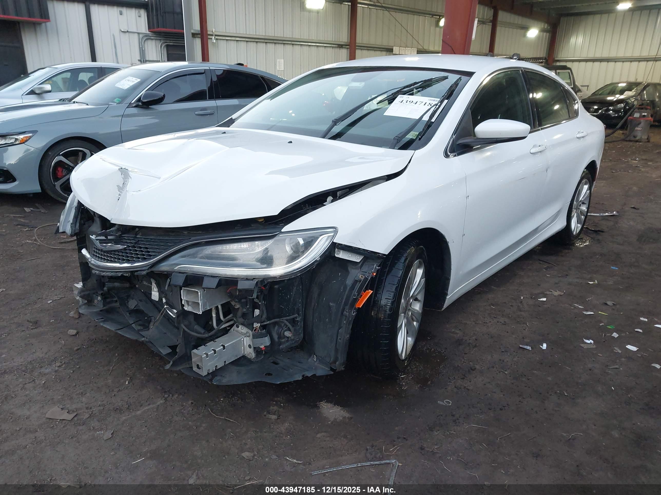 CHRYSLER 200 image 2