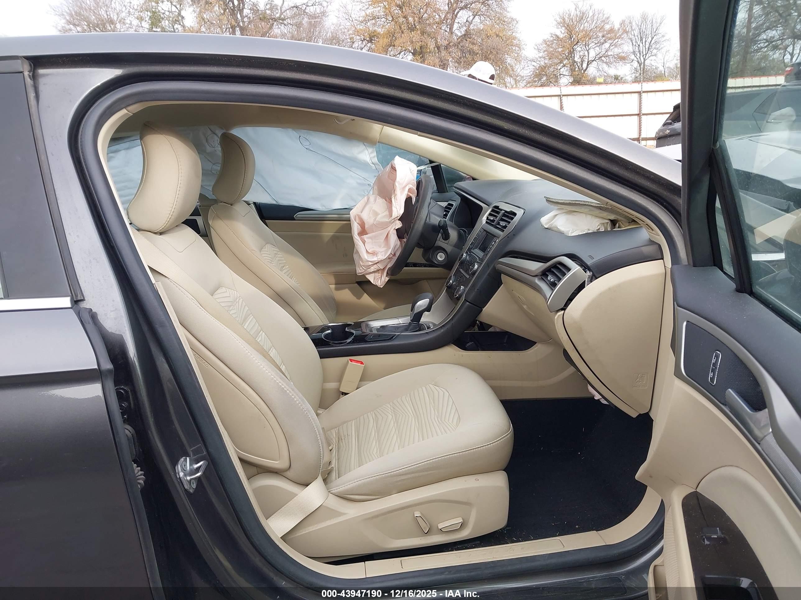 FORD FUSION image 5