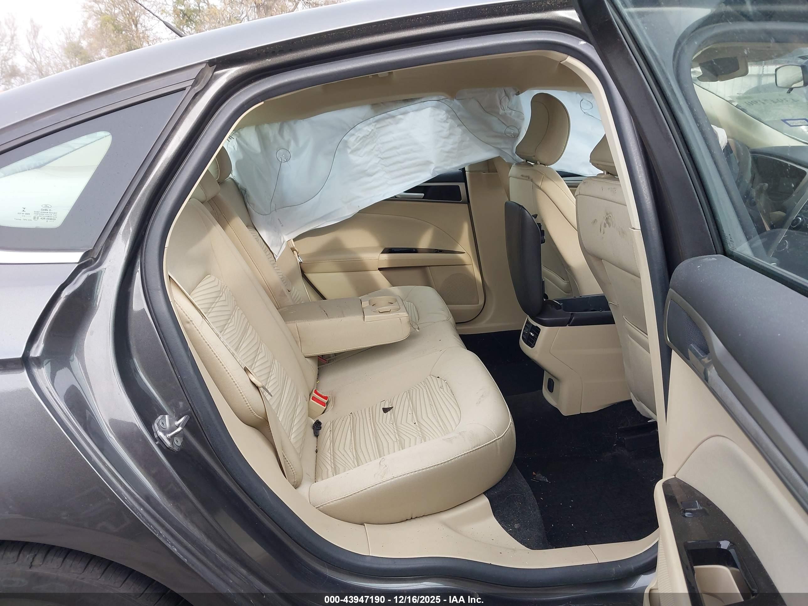 FORD FUSION image 8