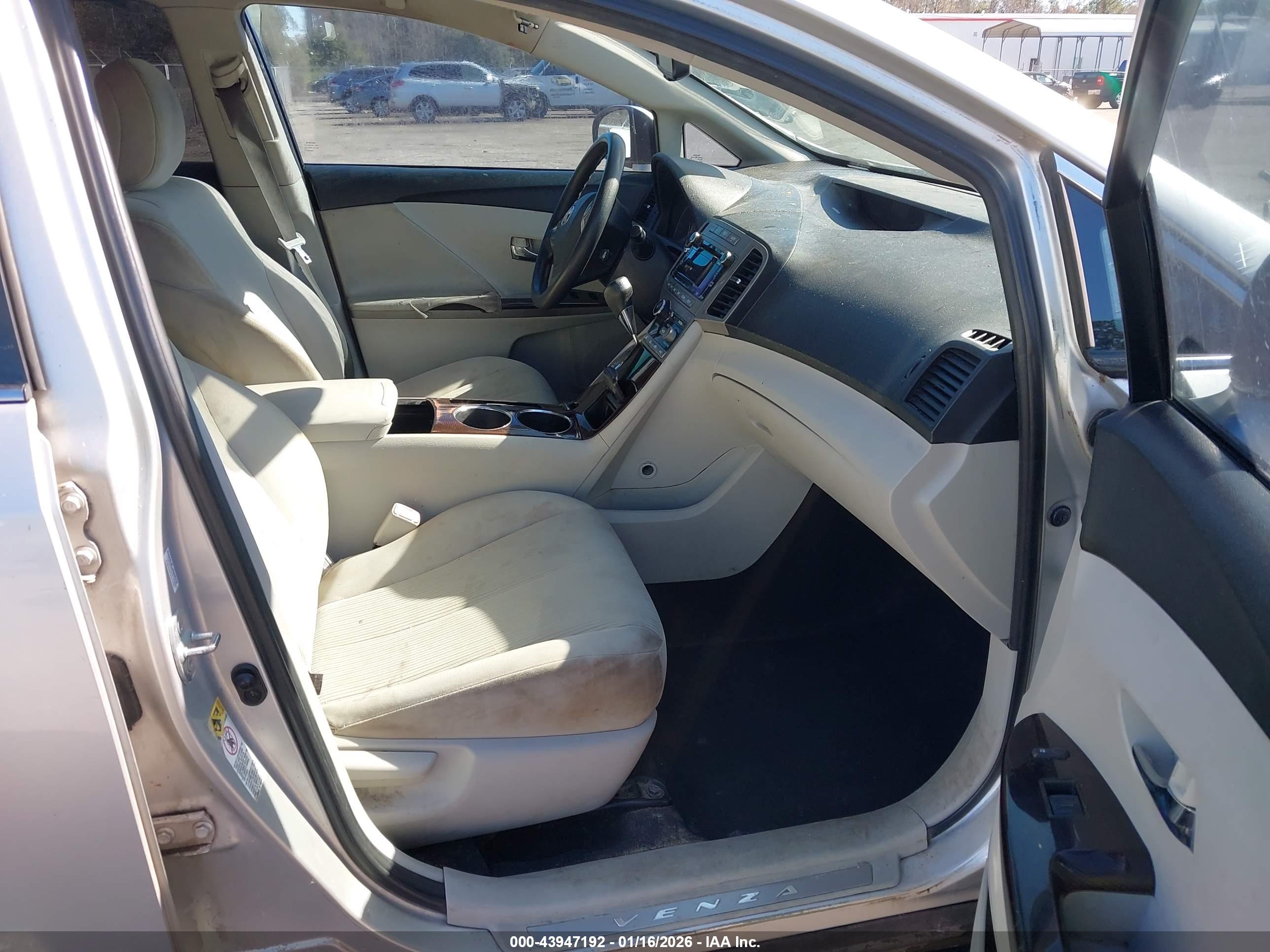 TOYOTA VENZA image 5