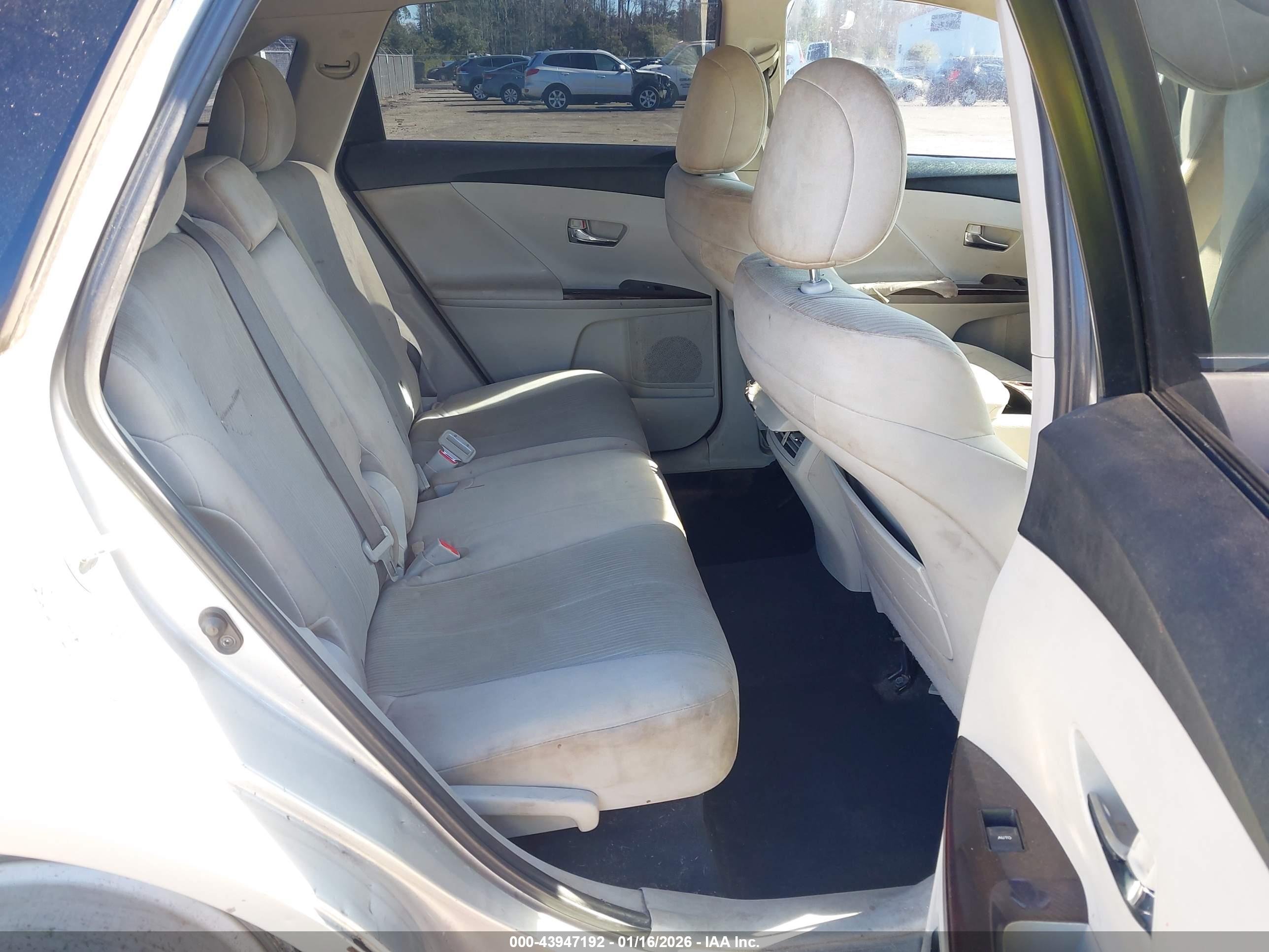 TOYOTA VENZA image 8