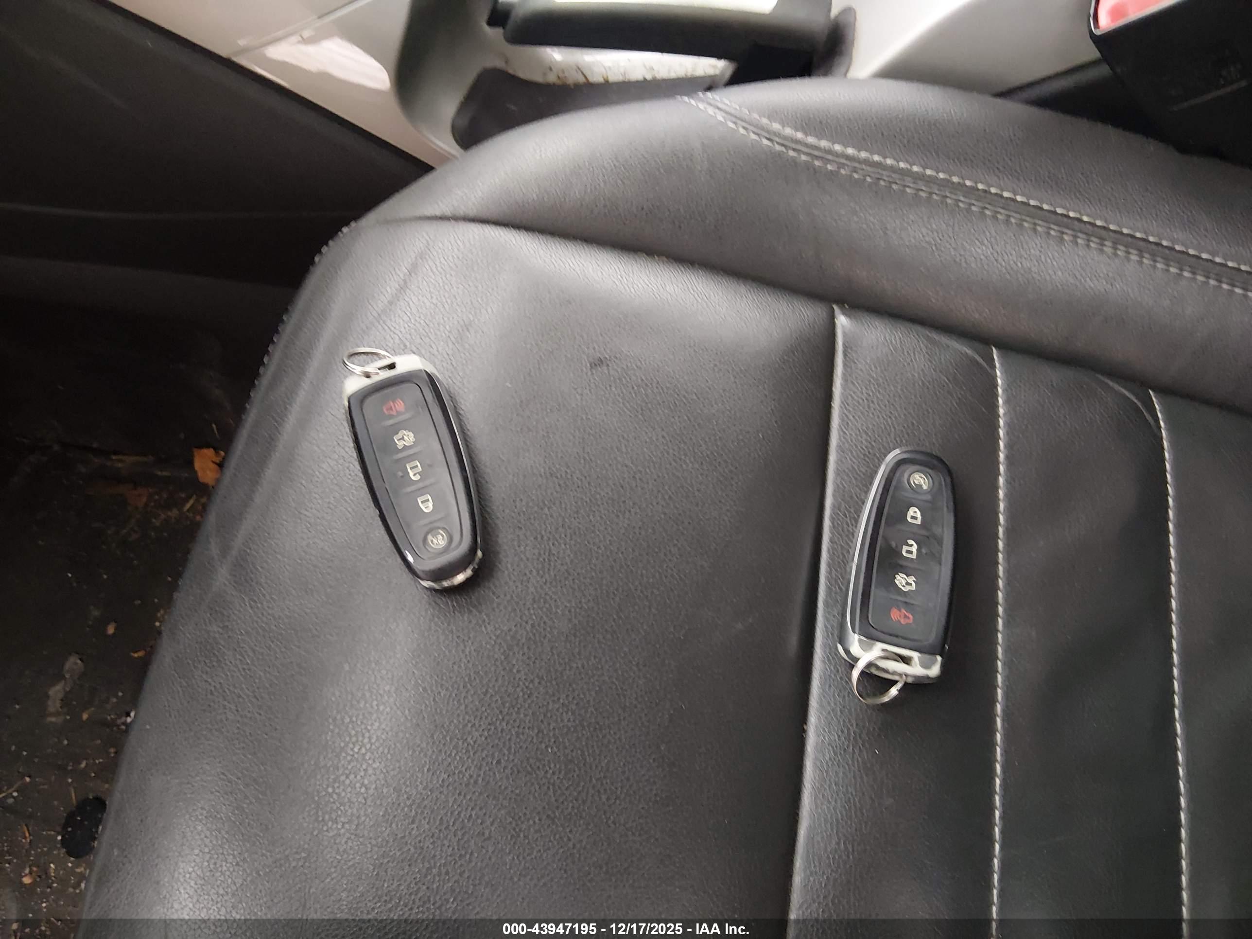 FORD C-MAX image 11