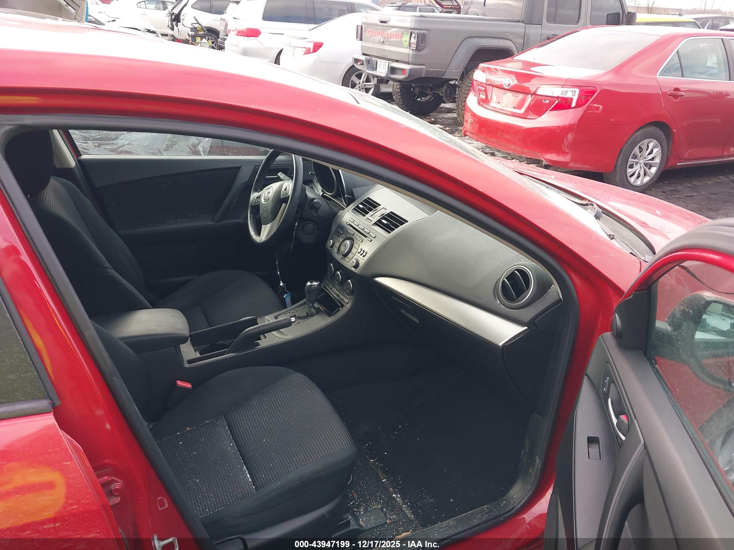 MAZDA MAZDA3 image 5