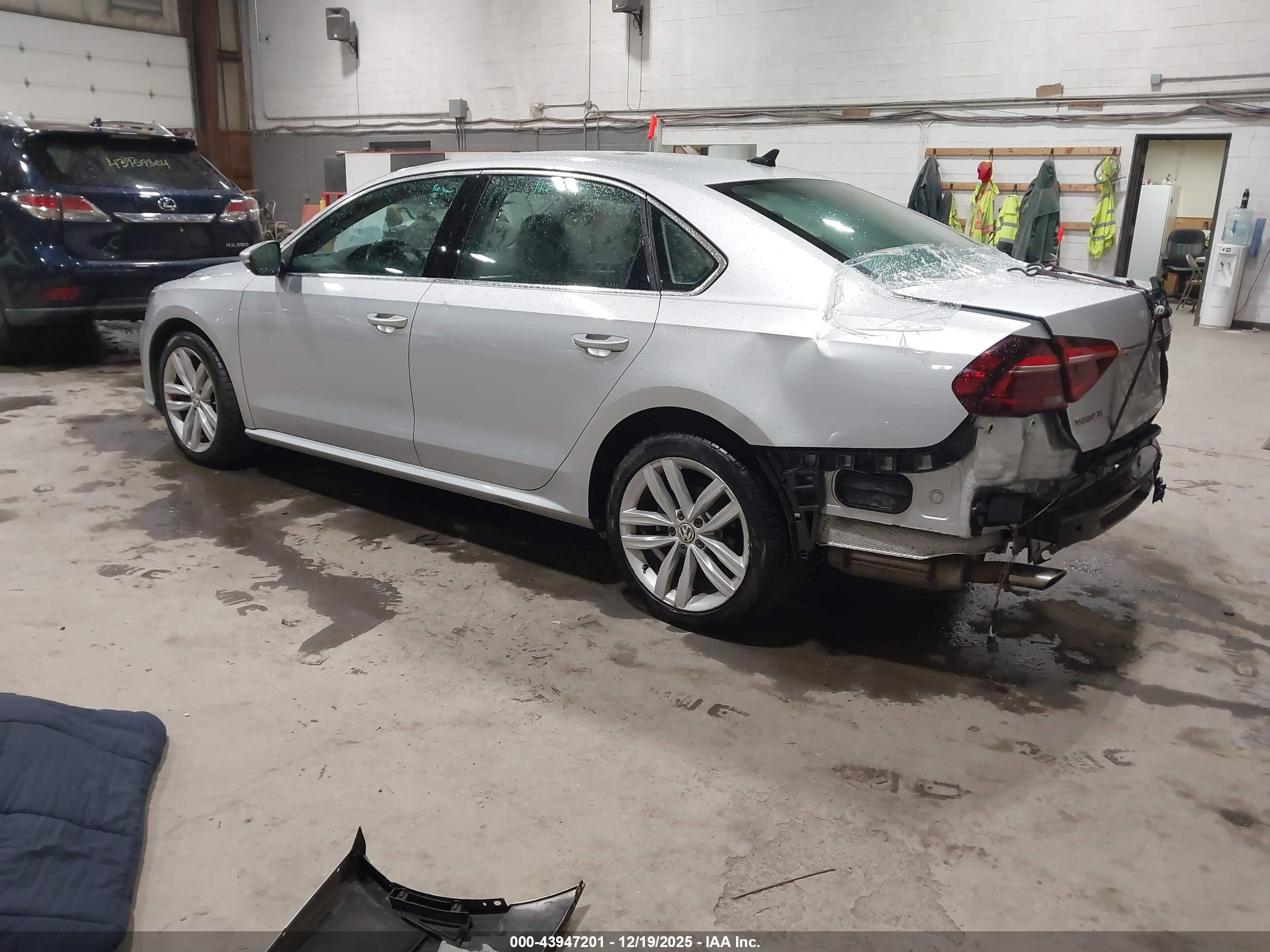 VOLKSWAGEN PASSAT image 3