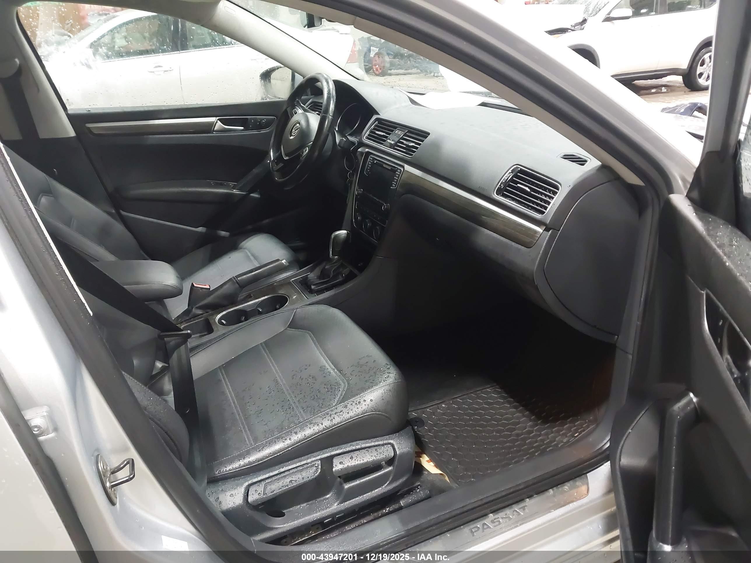 VOLKSWAGEN PASSAT image 5