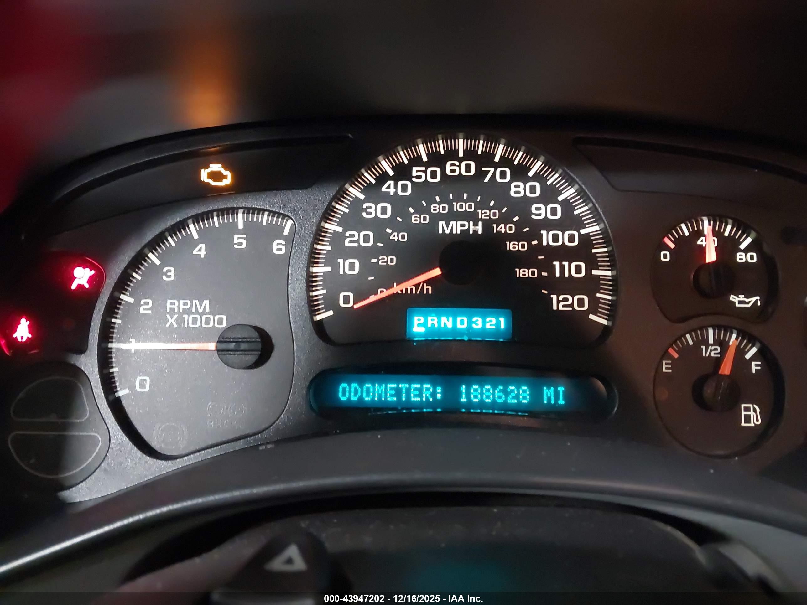 CHEVROLET SILVERADO image 7
