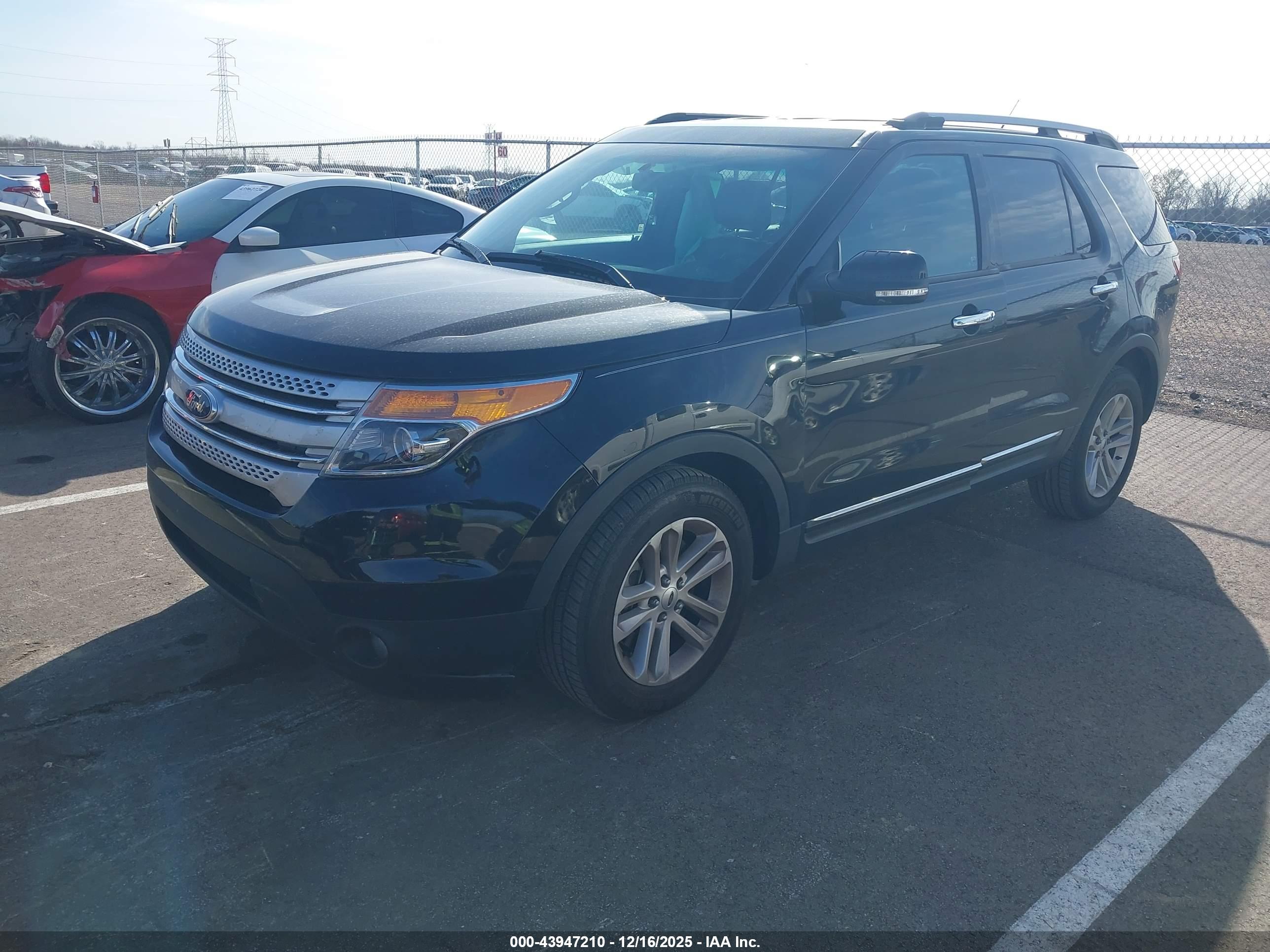 FORD EXPLORER image 2