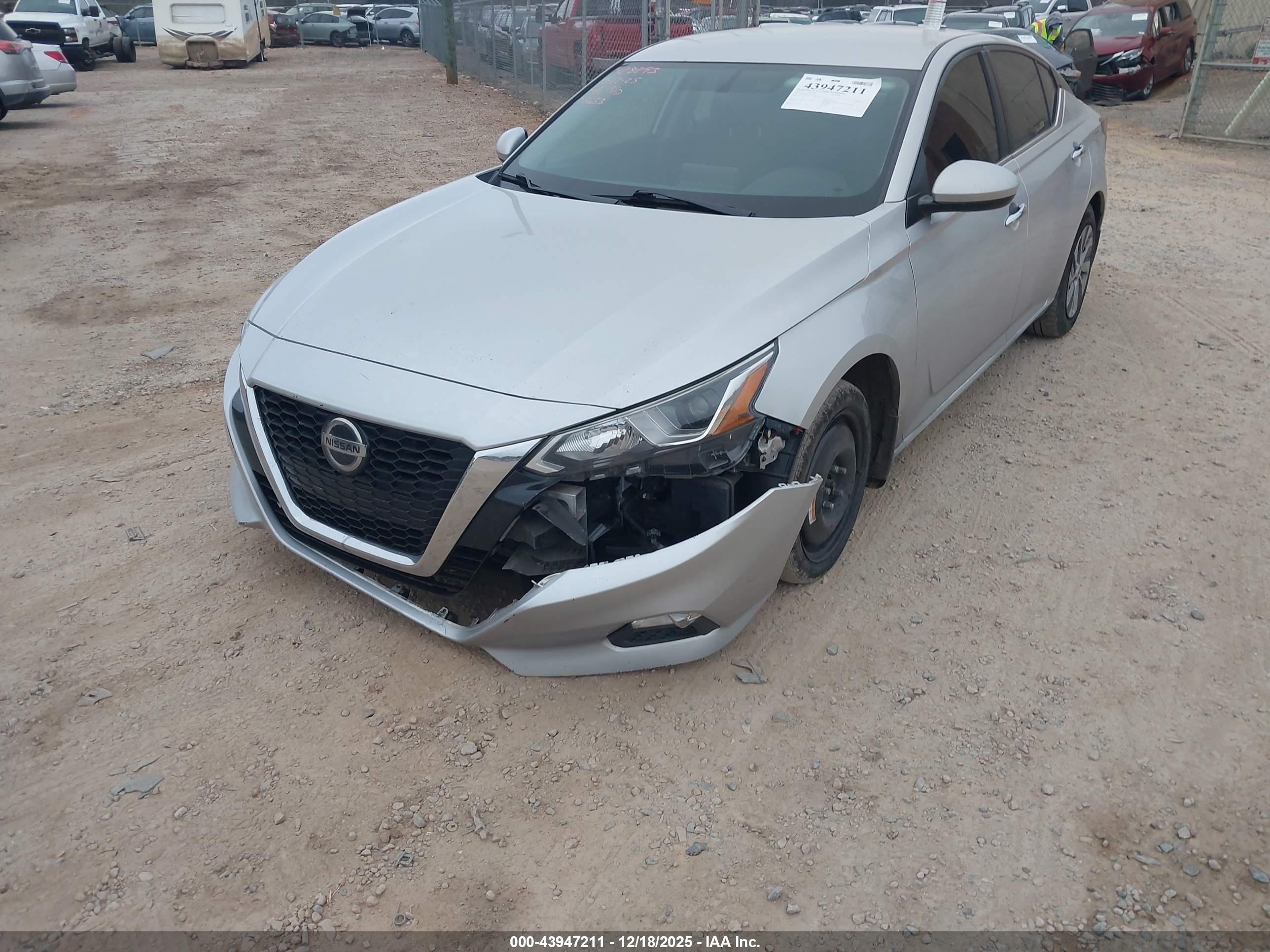 NISSAN ALTIMA image 6