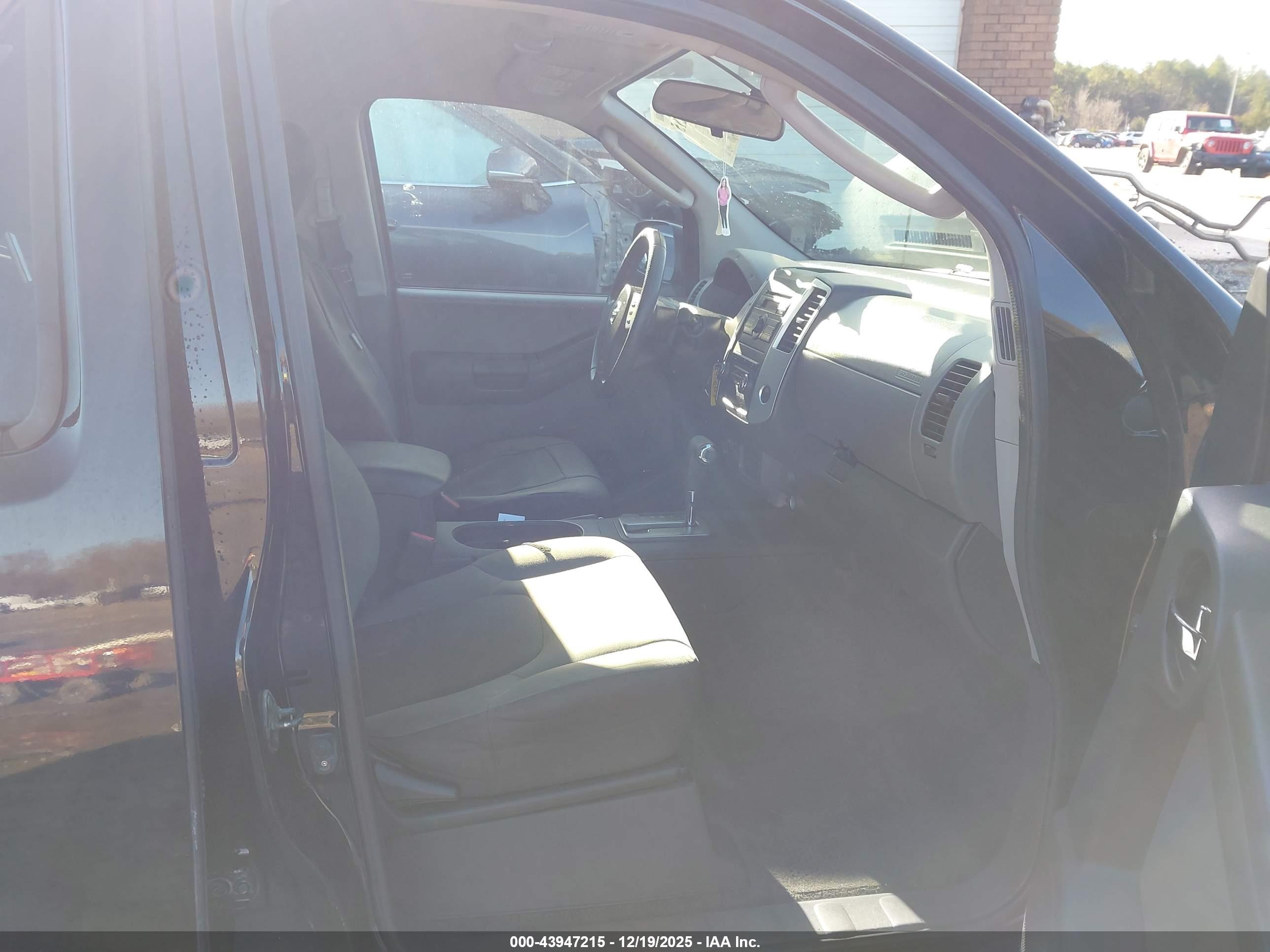 NISSAN XTERRA image 5