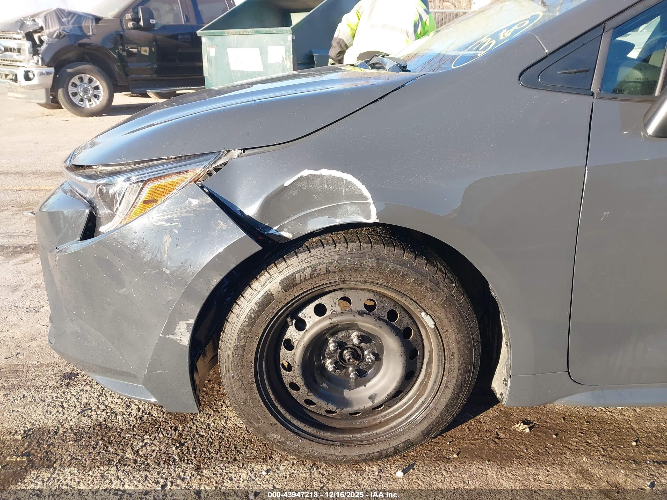 TOYOTA COROLLA image 6