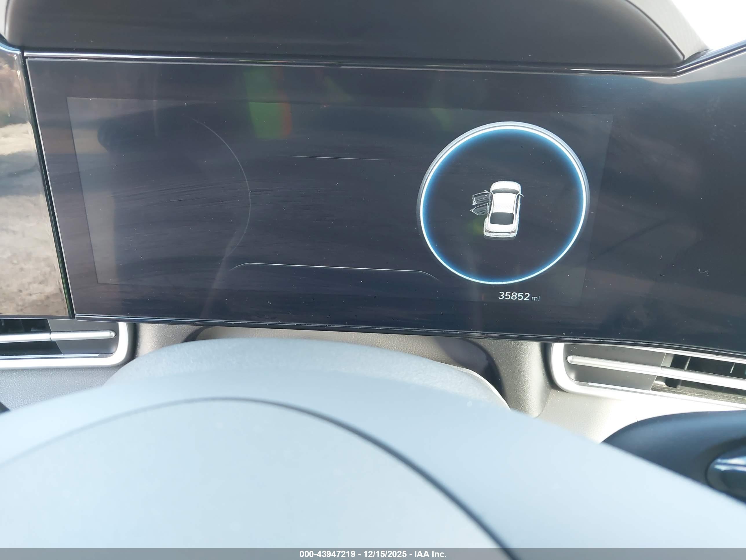 HYUNDAI ELANTRA image 7