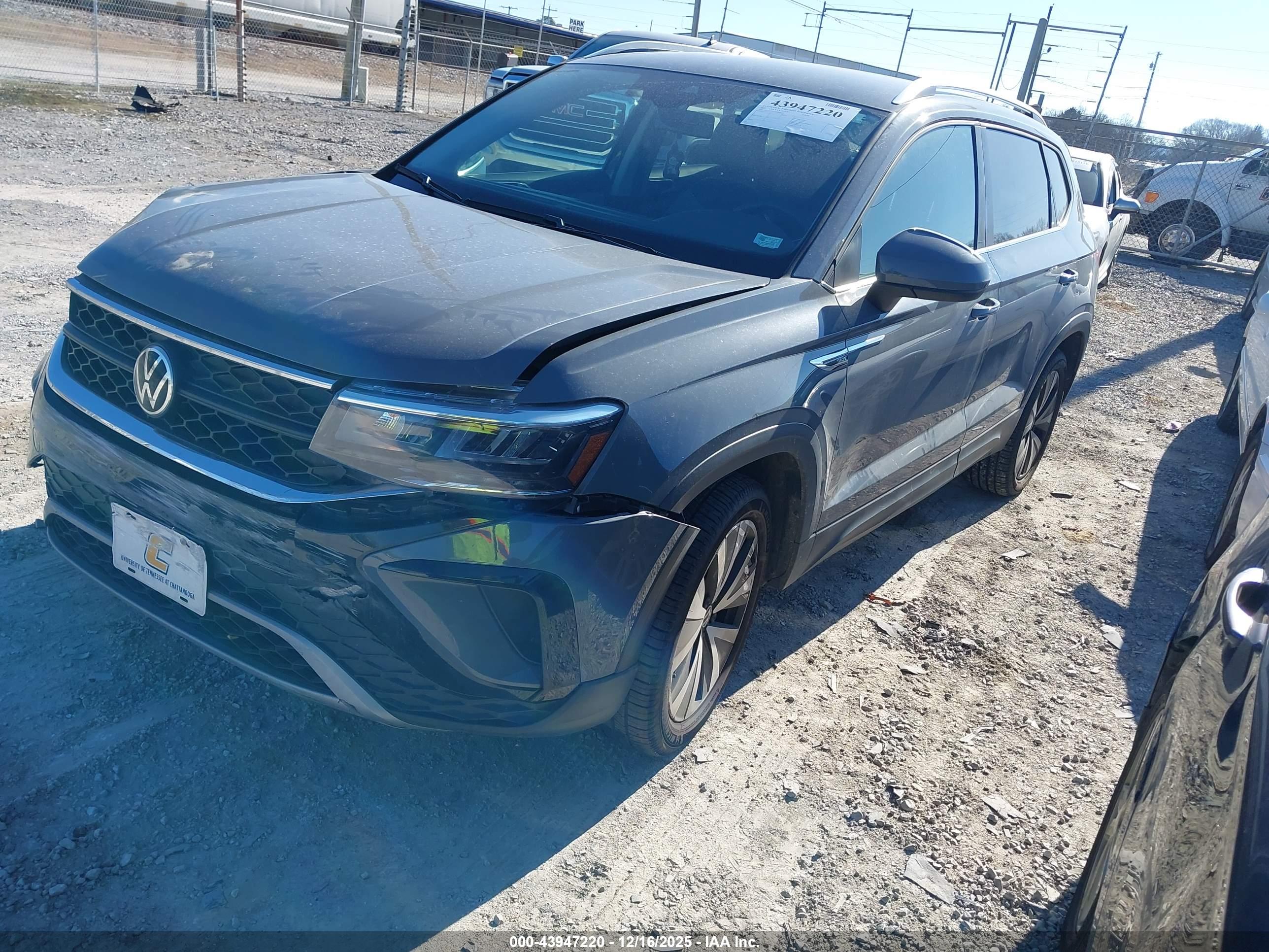 VOLKSWAGEN TAOS image 2