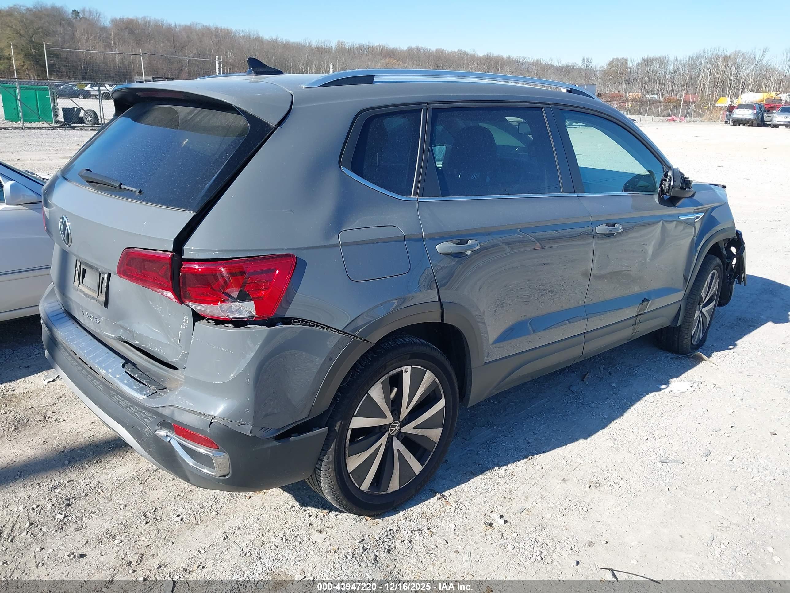 VOLKSWAGEN TAOS image 4
