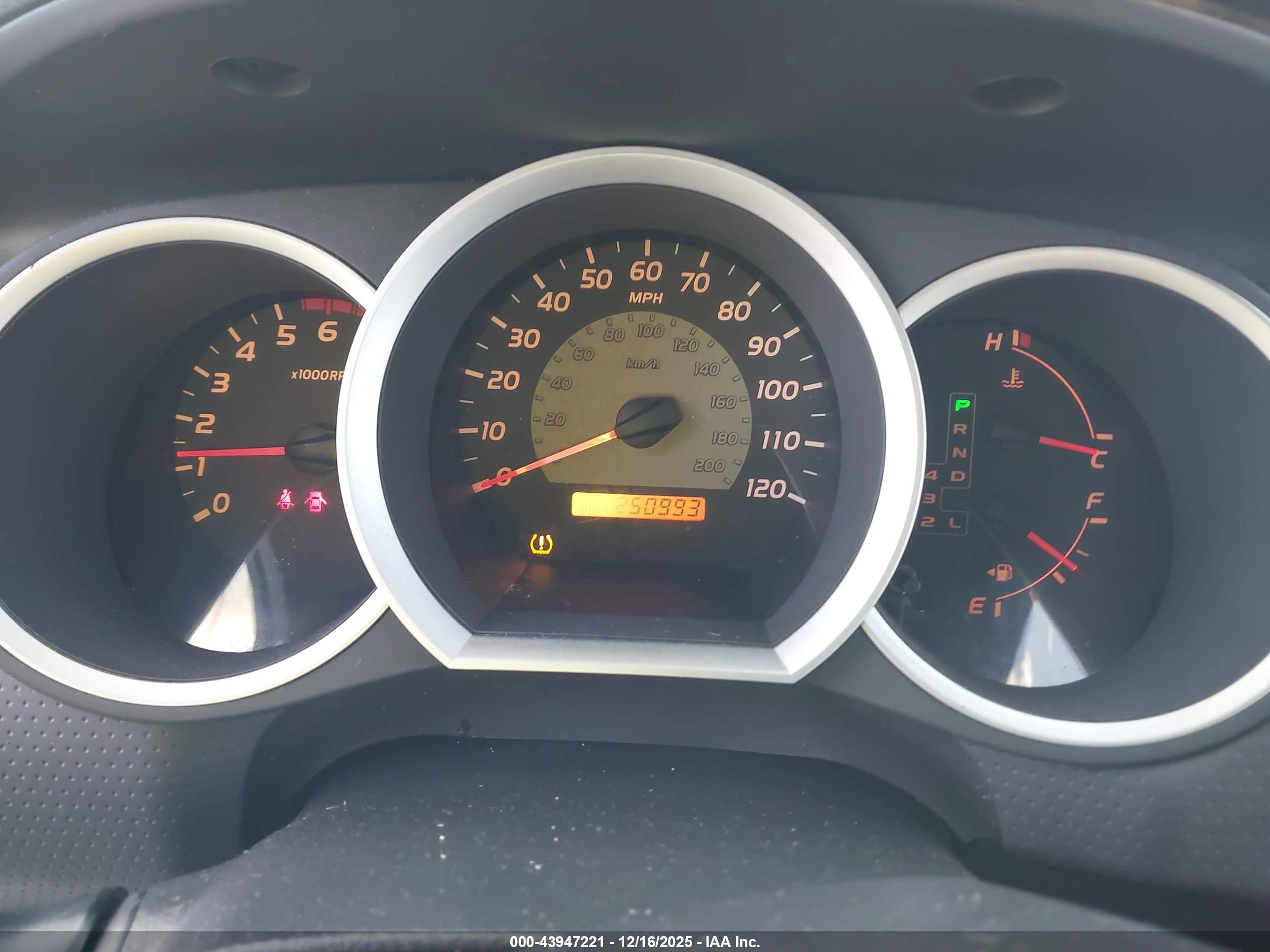 TOYOTA TACOMA image 7