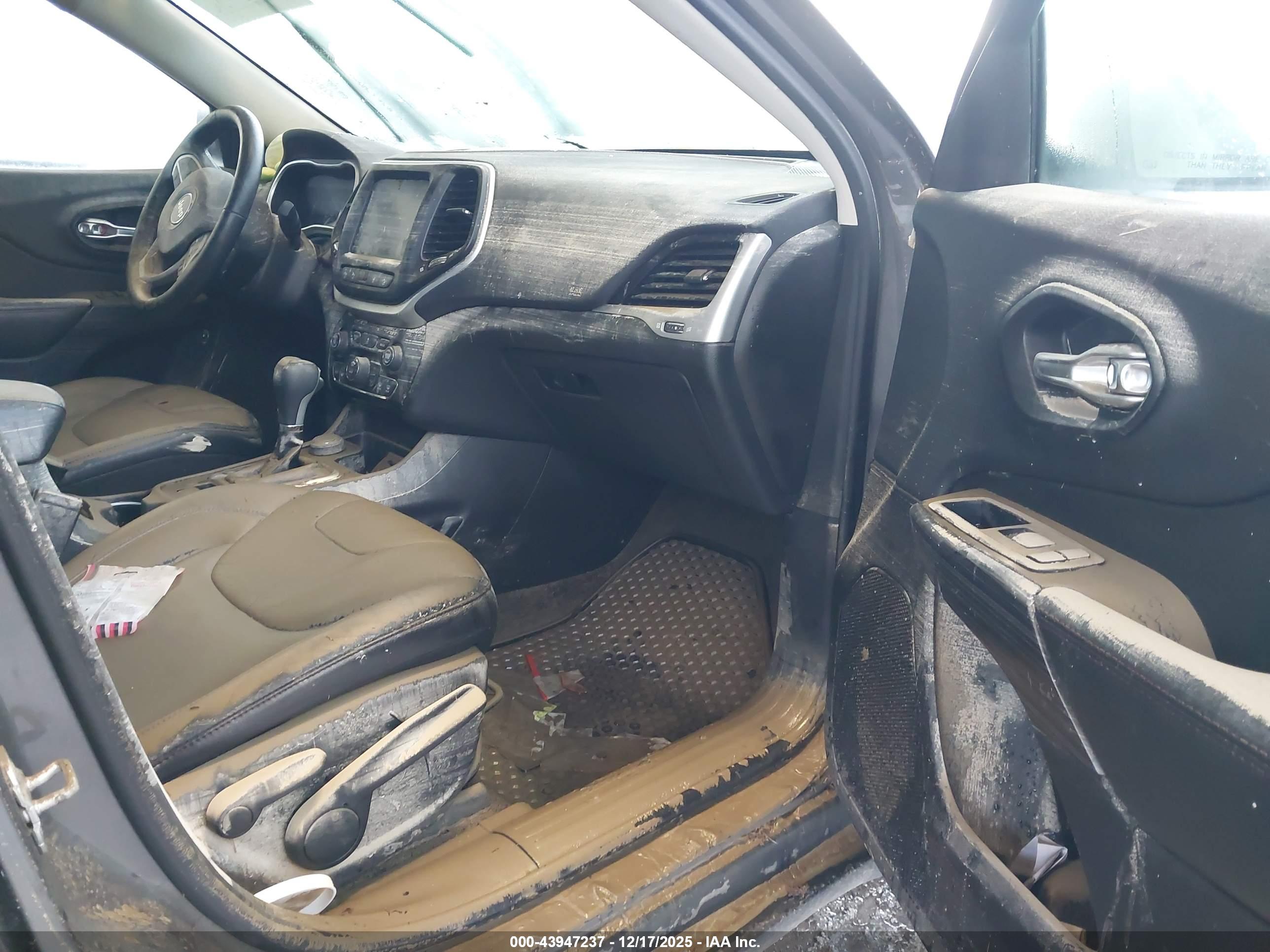 JEEP CHEROKEE image 5