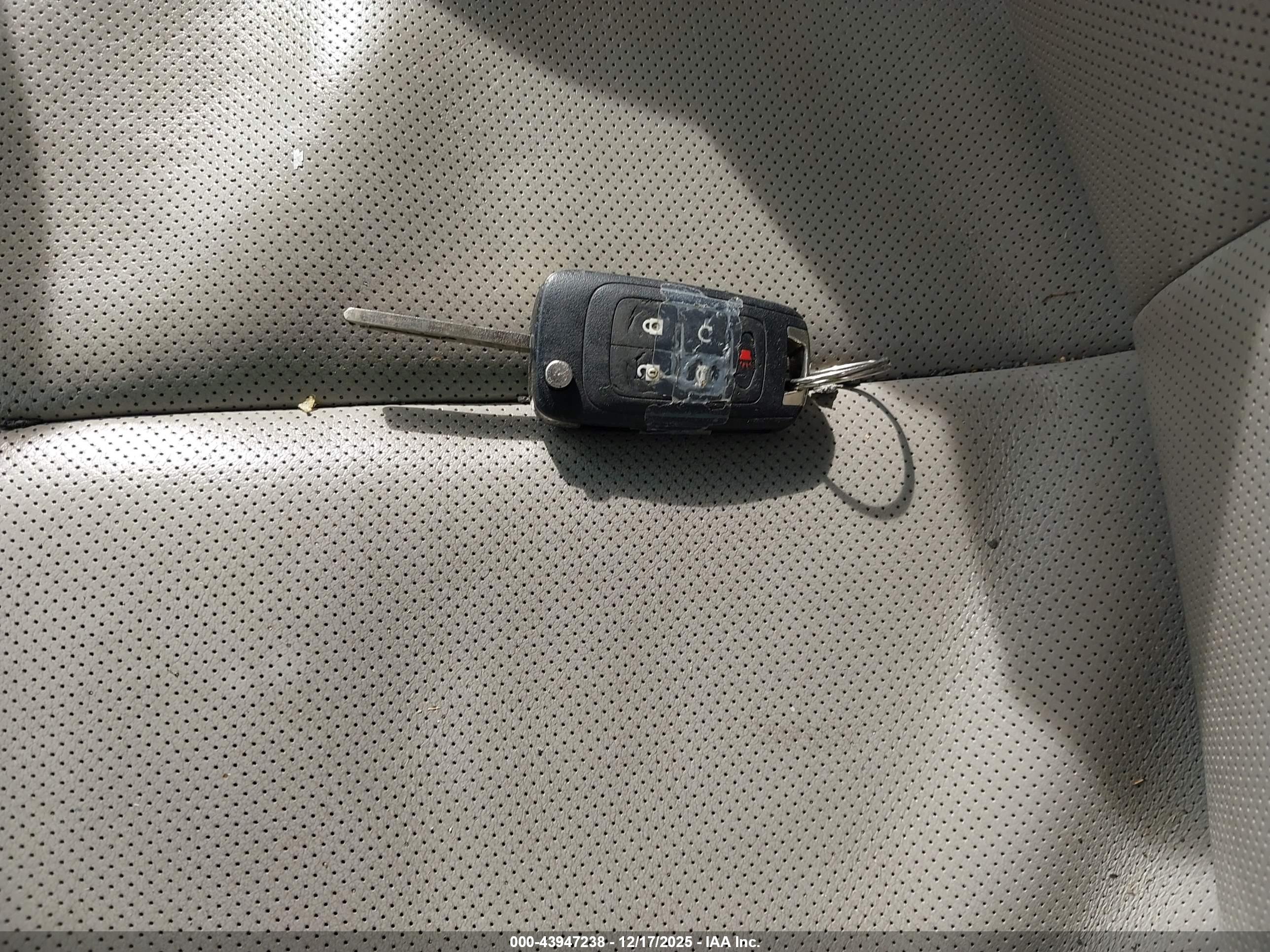 CHEVROLET EQUINOX image 11