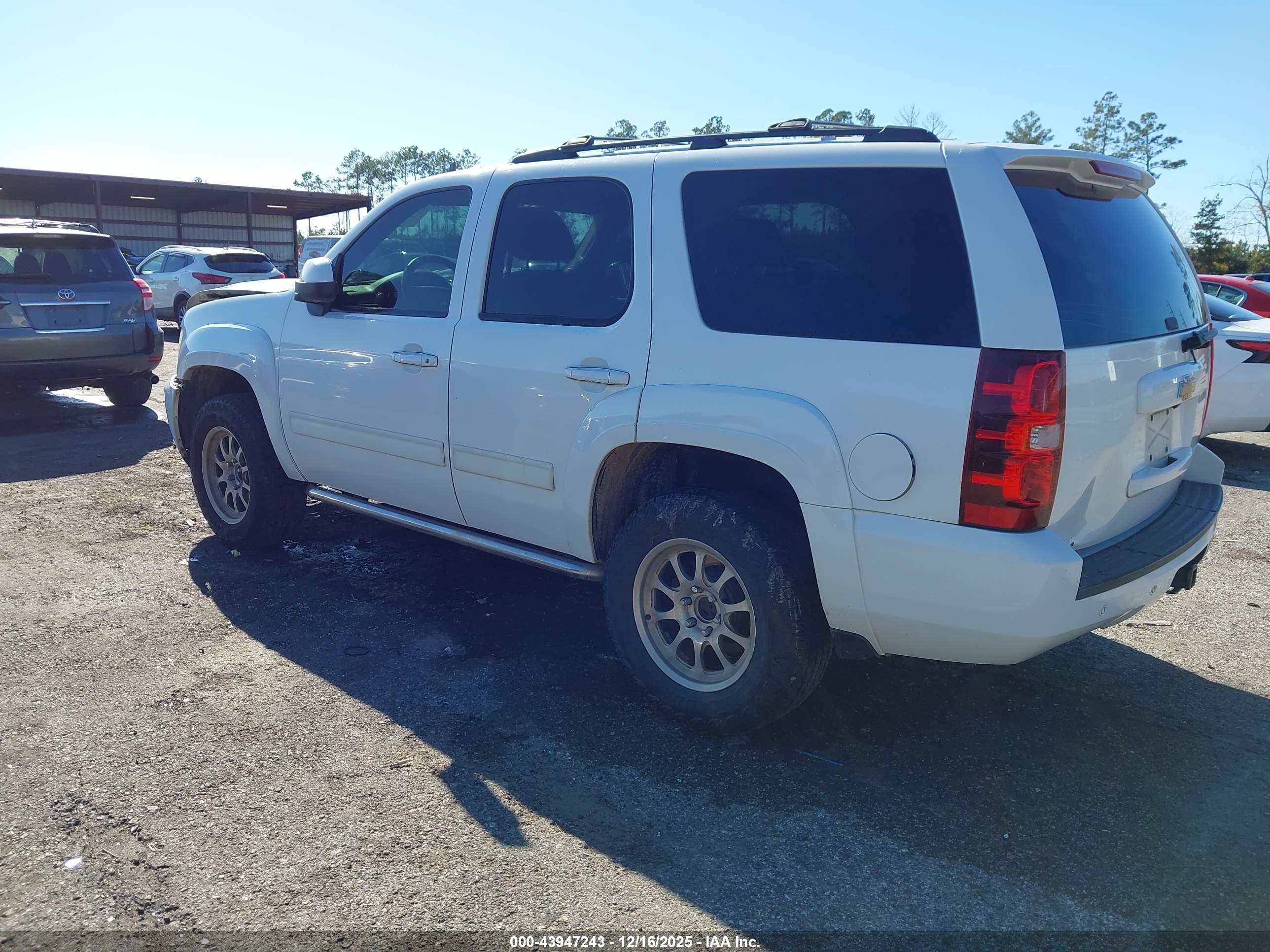 CHEVROLET TAHOE image 3